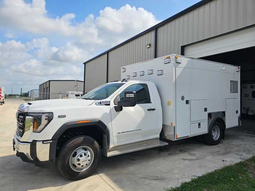2024 Frazer GMC 4x4 Type I Ambulance — photo 2