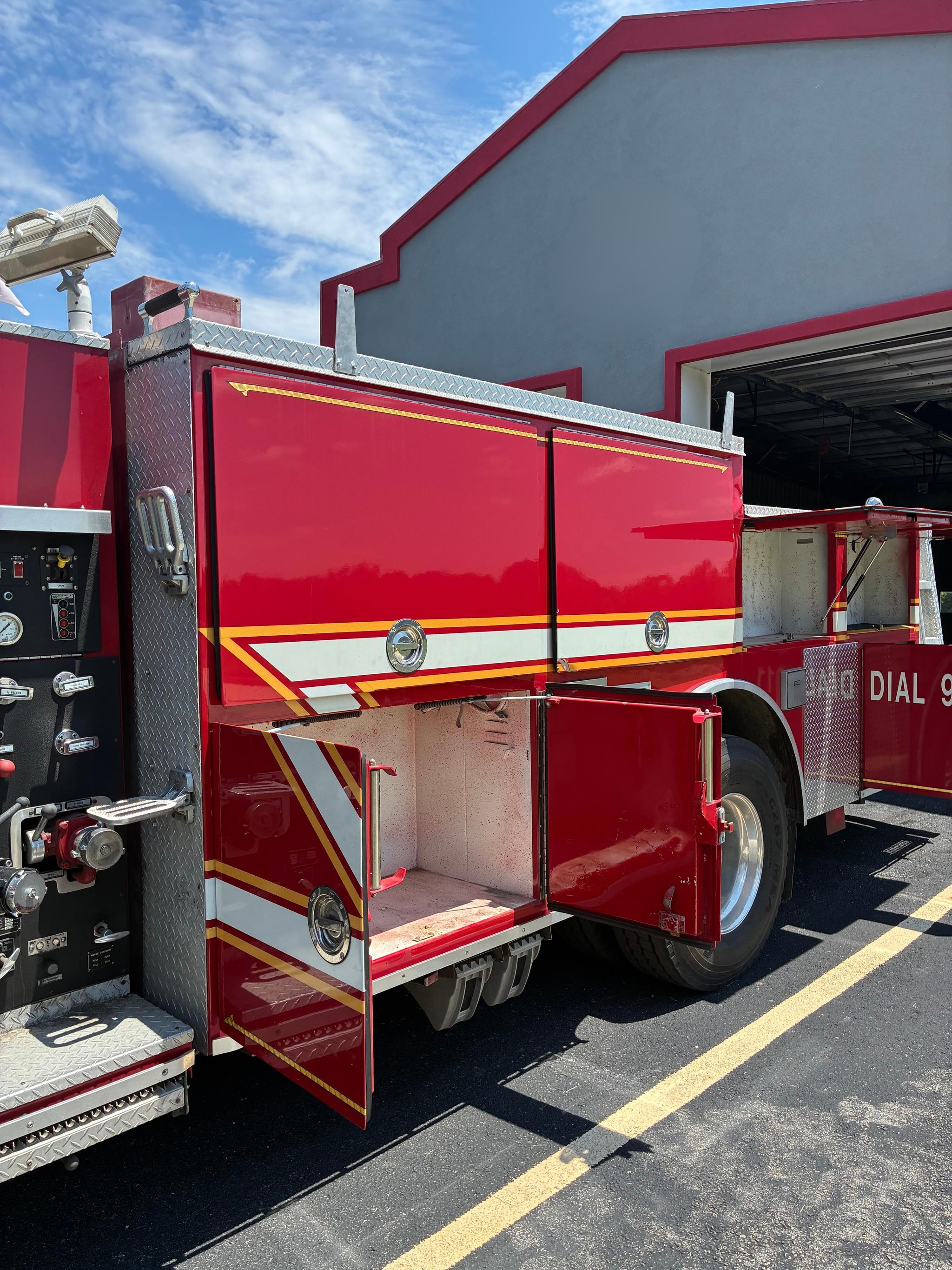 1994 Smeal Pumper - image 3