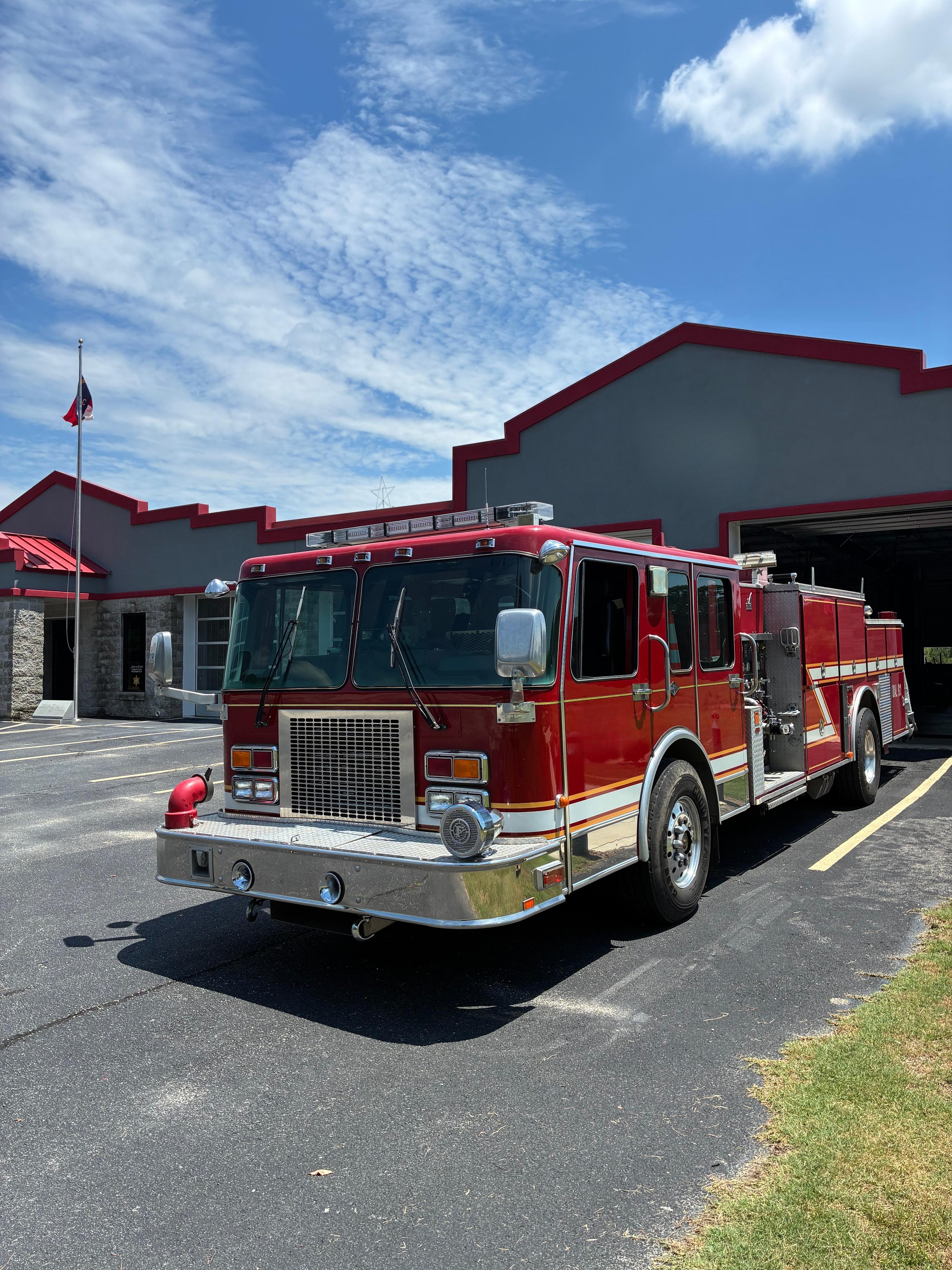 1994 Smeal Pumper - image 1