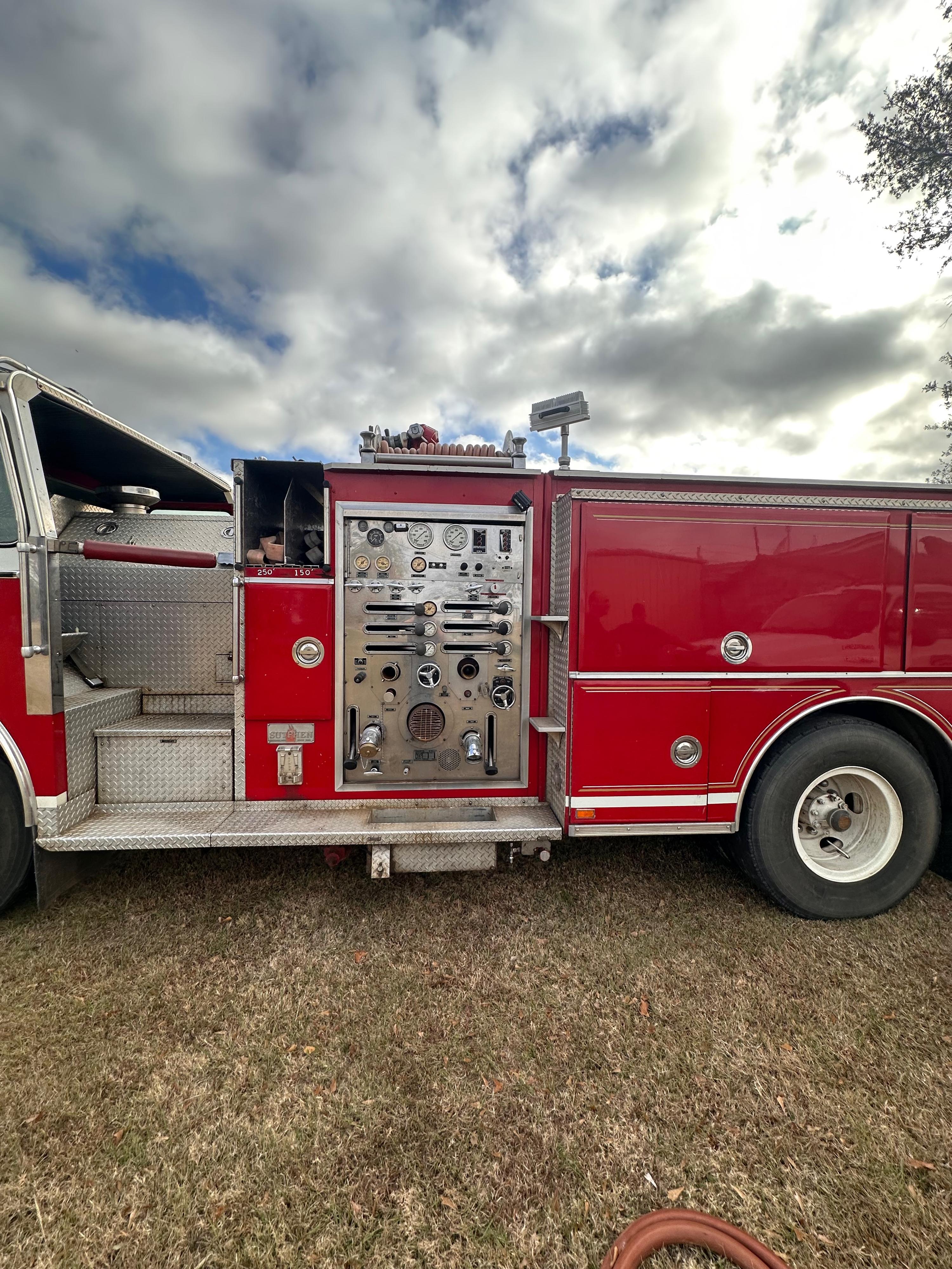 1986 Sutphen Pumper - image 4