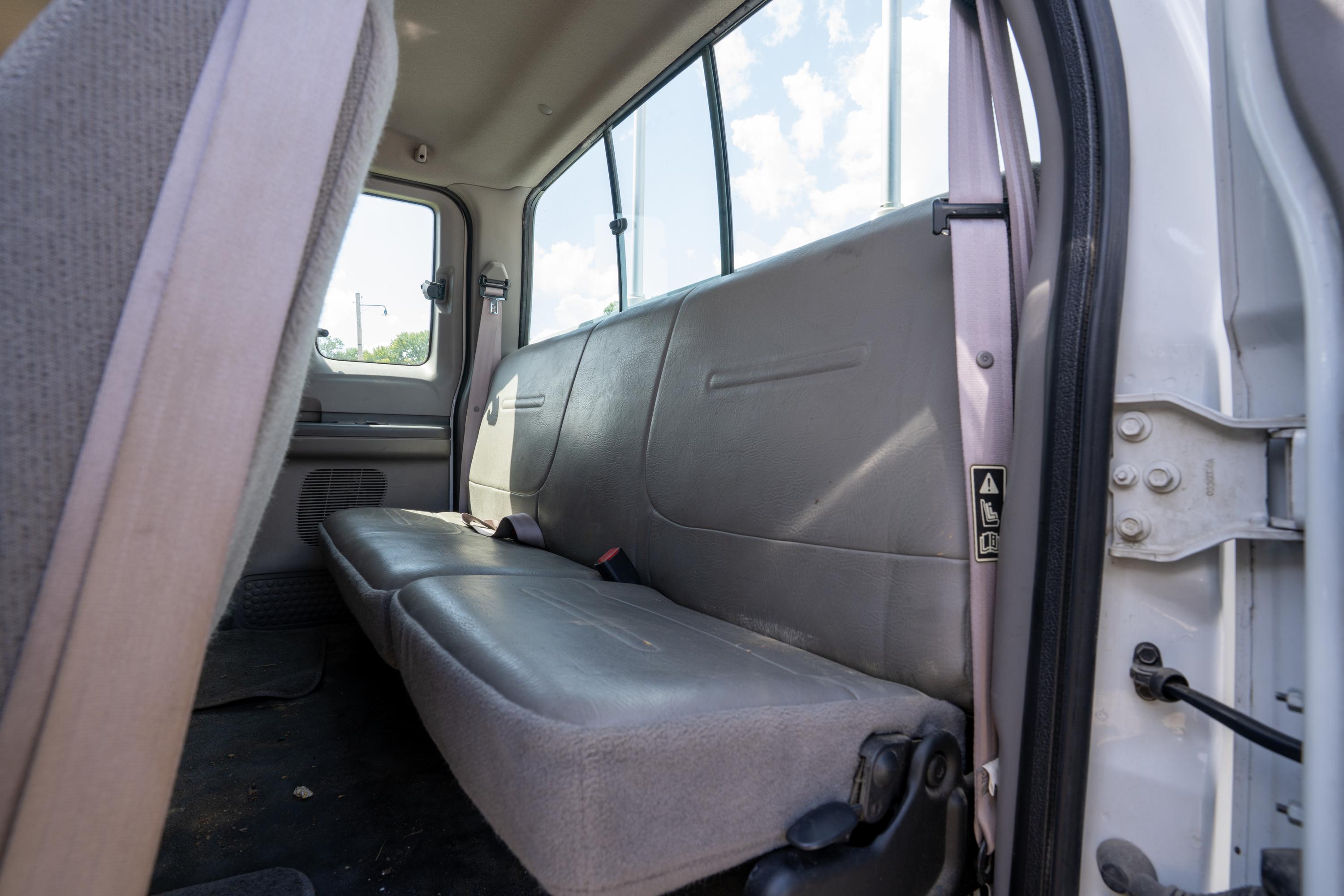 2000 Ford F-250 Utility Truck - image 93