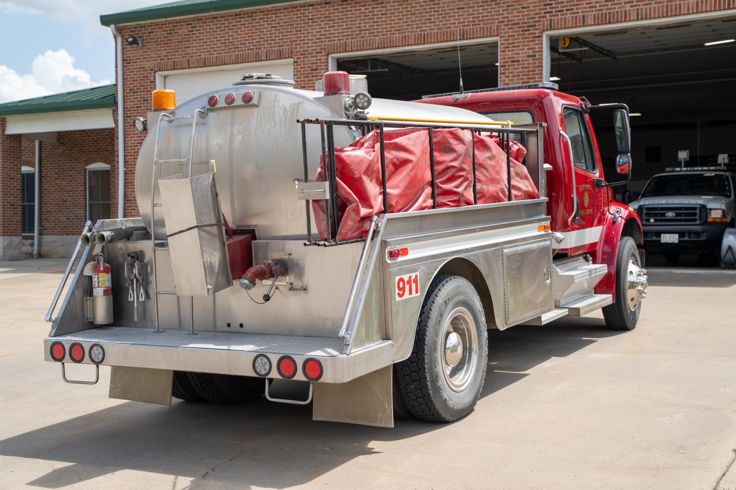 2004 Semo Freightliner Pumper Tanker - image 9