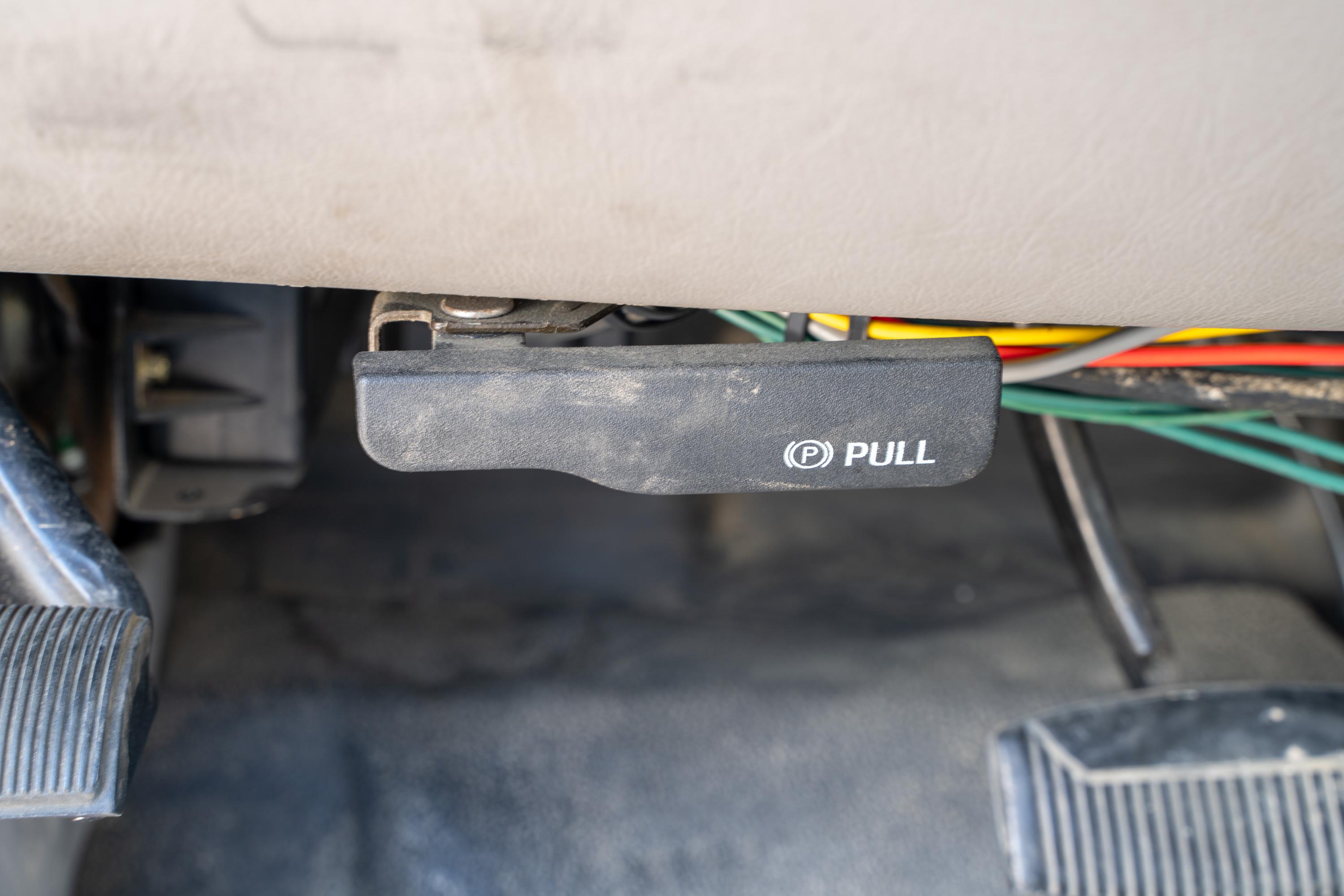 2000 Ford F-250 Utility Truck - image 73