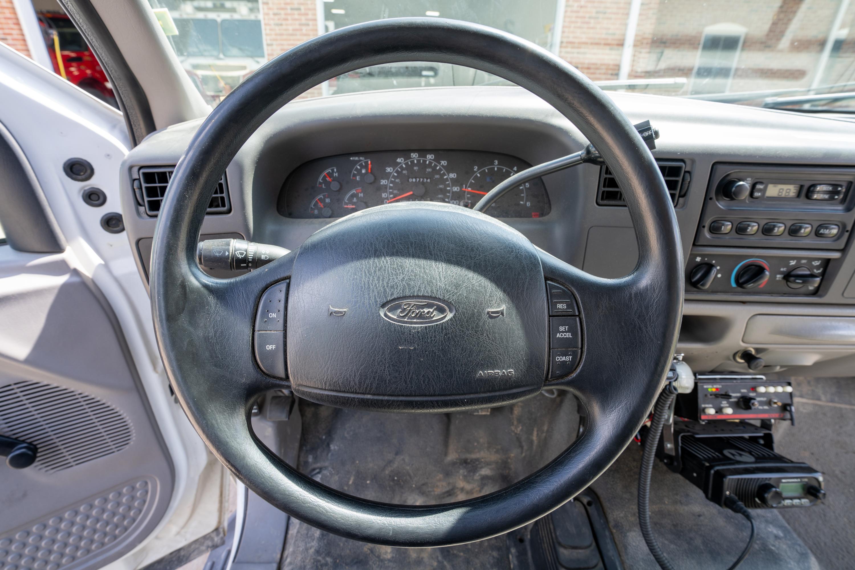 2000 Ford F-250 Utility Truck - image 79