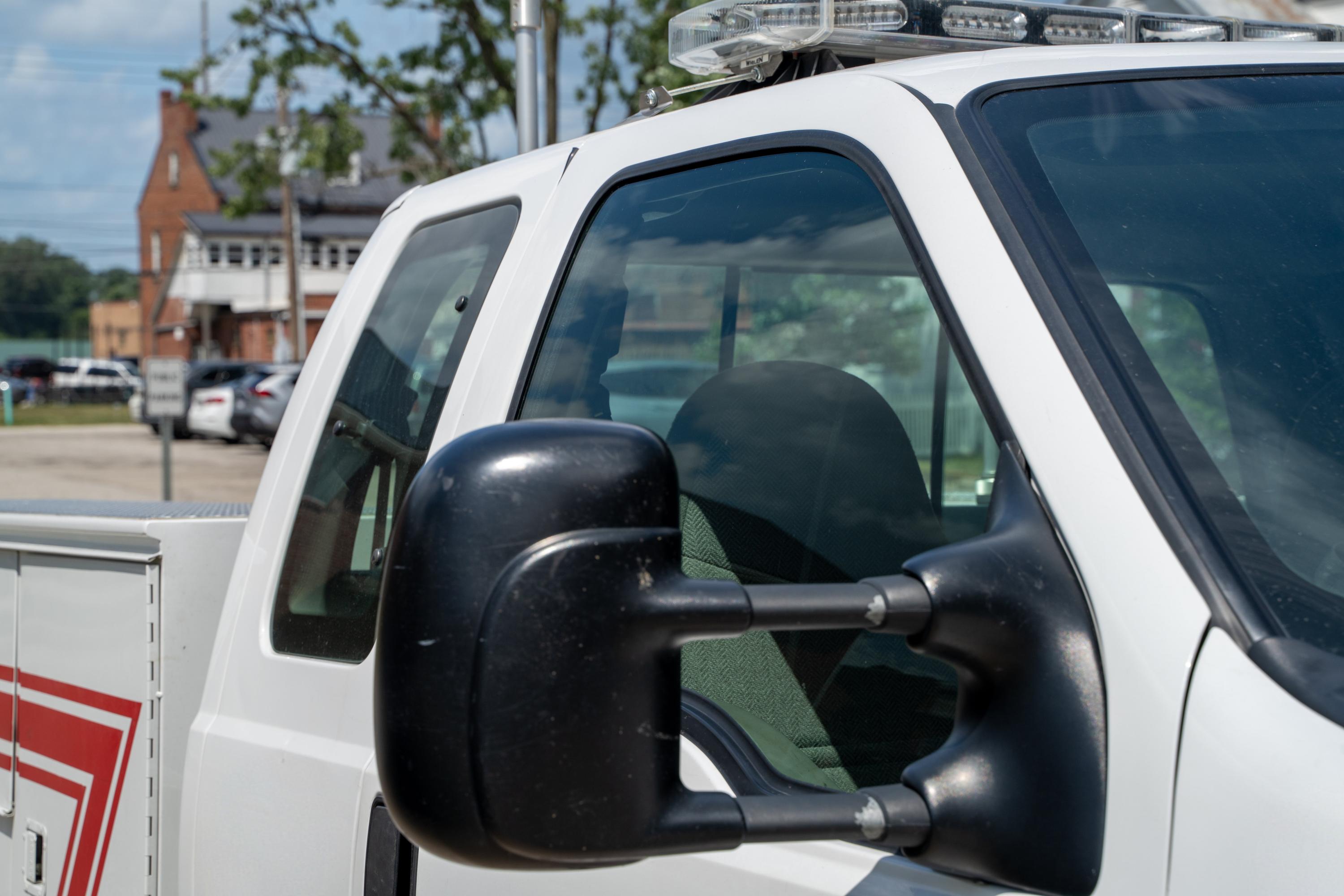 2000 Ford F-250 Utility Truck - image 44