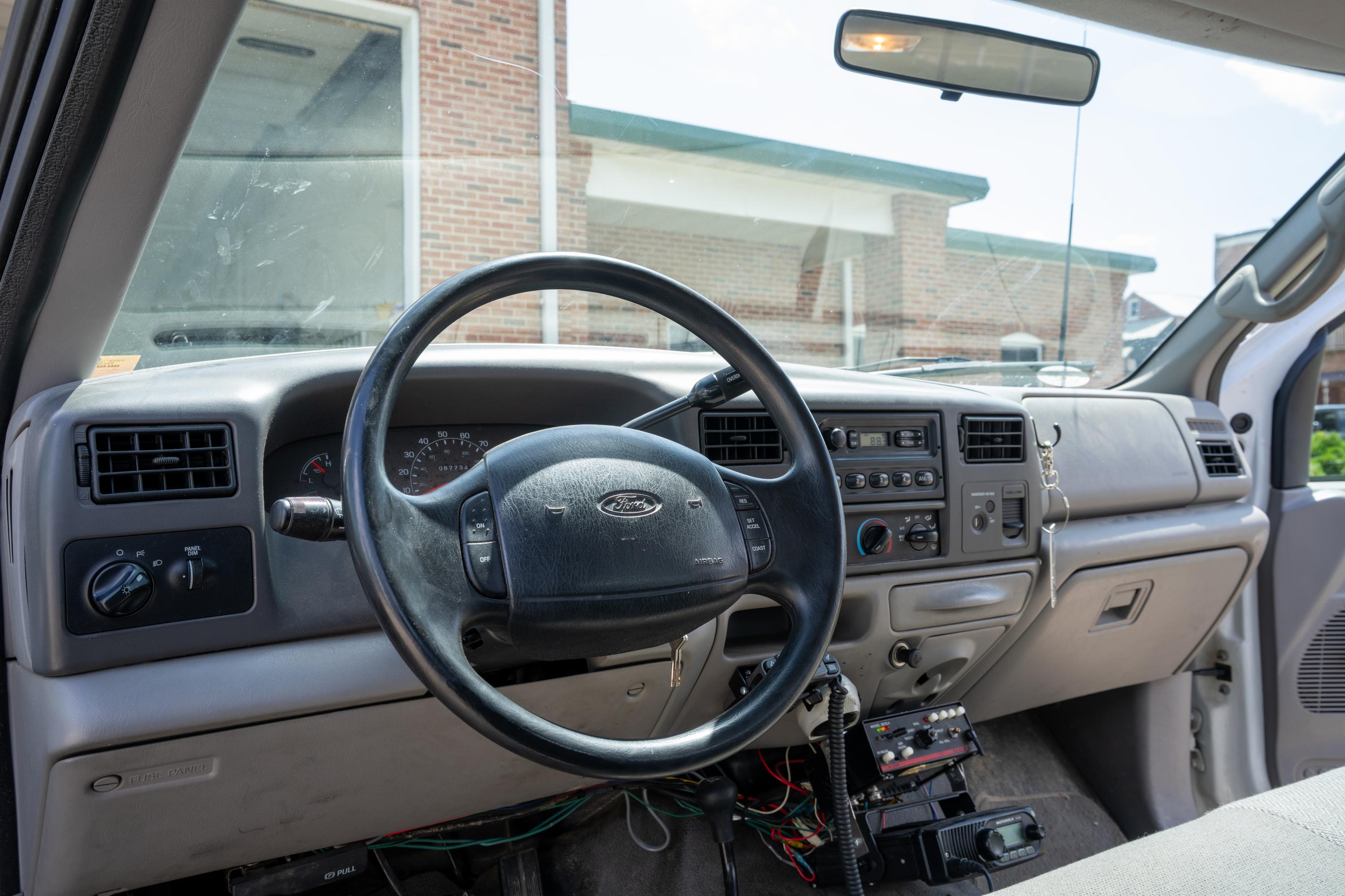 2000 Ford F-250 Utility Truck - image 80