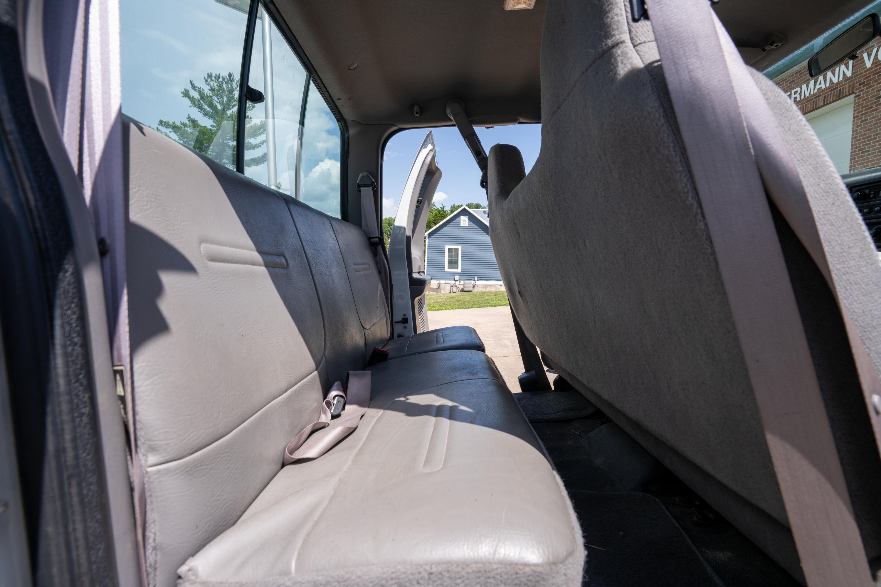 2000 Ford F-250 Utility Truck - image 88