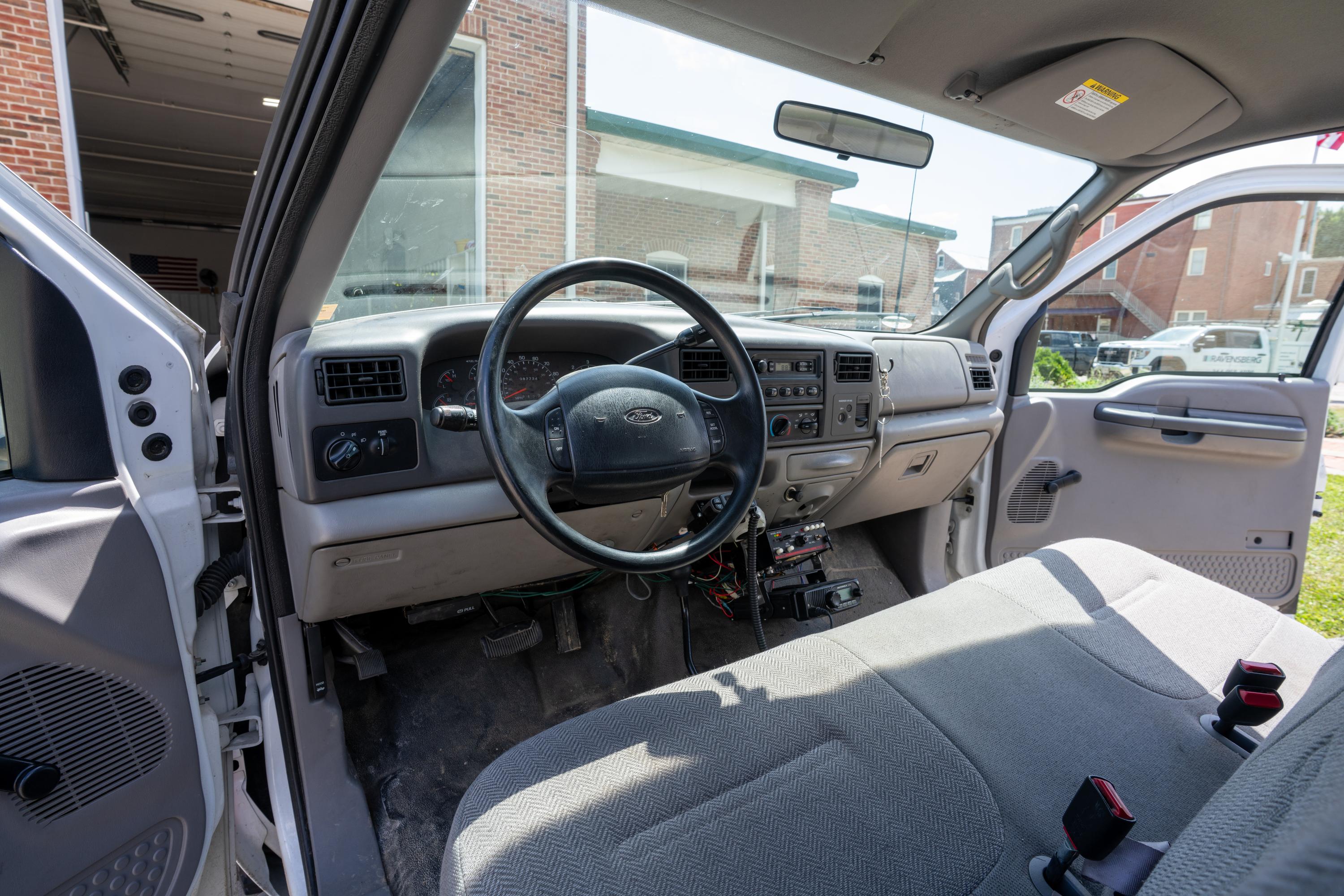 2000 Ford F-250 Utility Truck - image 82