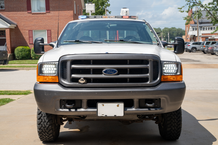 2000 Ford F-250 Utility Truck — photo 2