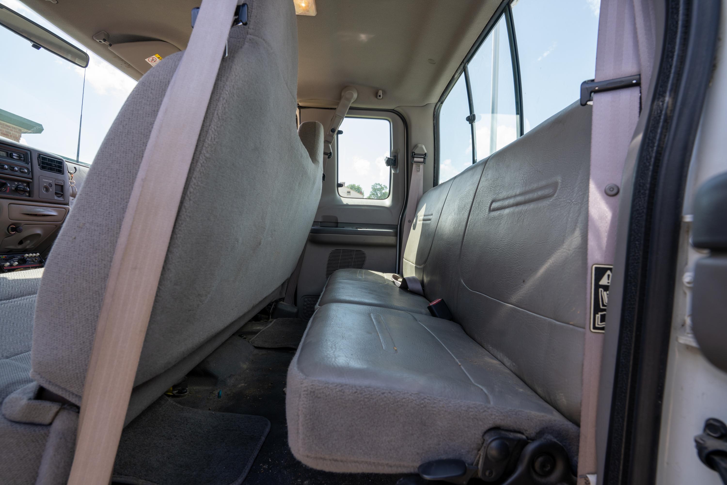 2000 Ford F-250 Utility Truck - image 92