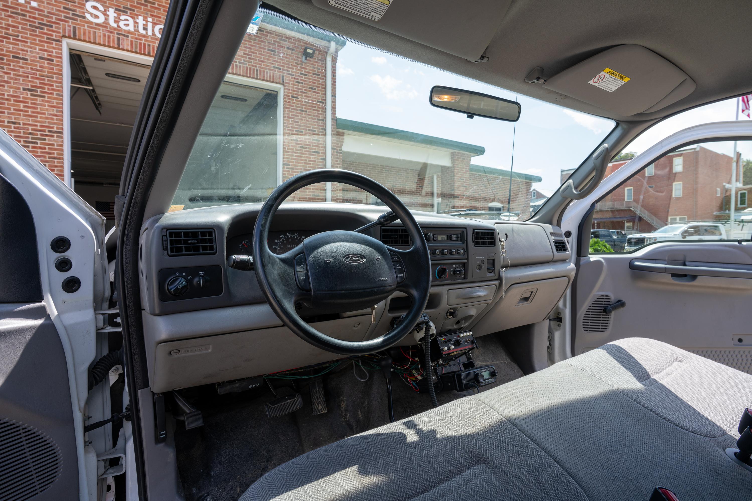 2000 Ford F-250 Utility Truck - image 81