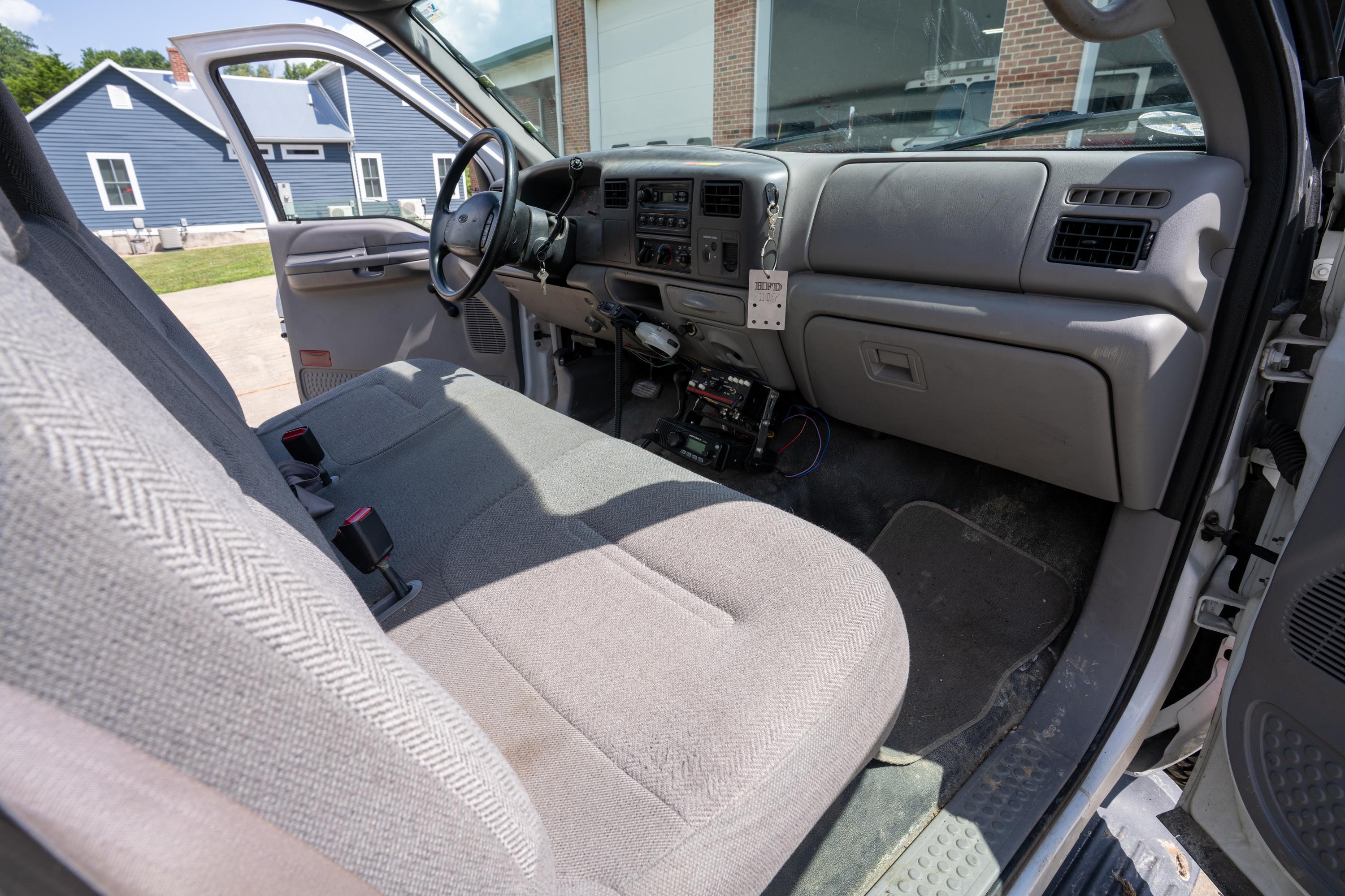 2000 Ford F-250 Utility Truck - image 85