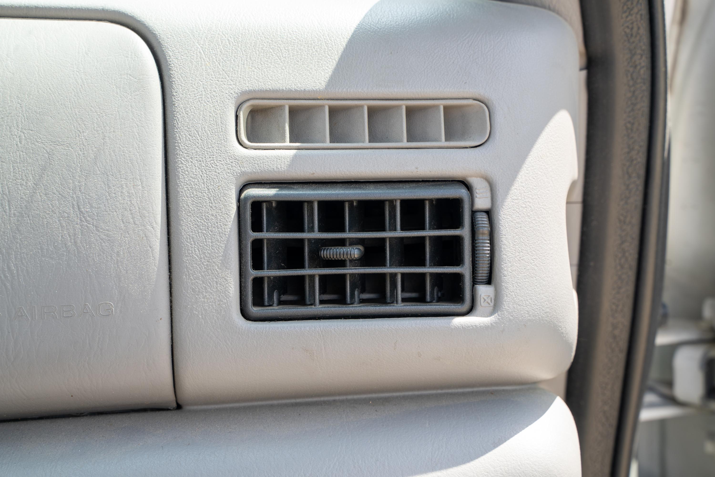 2000 Ford F-250 Utility Truck - image 67