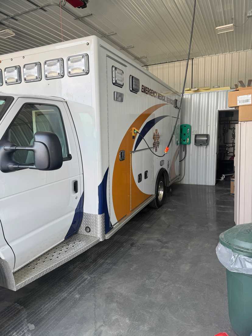 2014 Medix Ford Type III Ambulance — photo 5