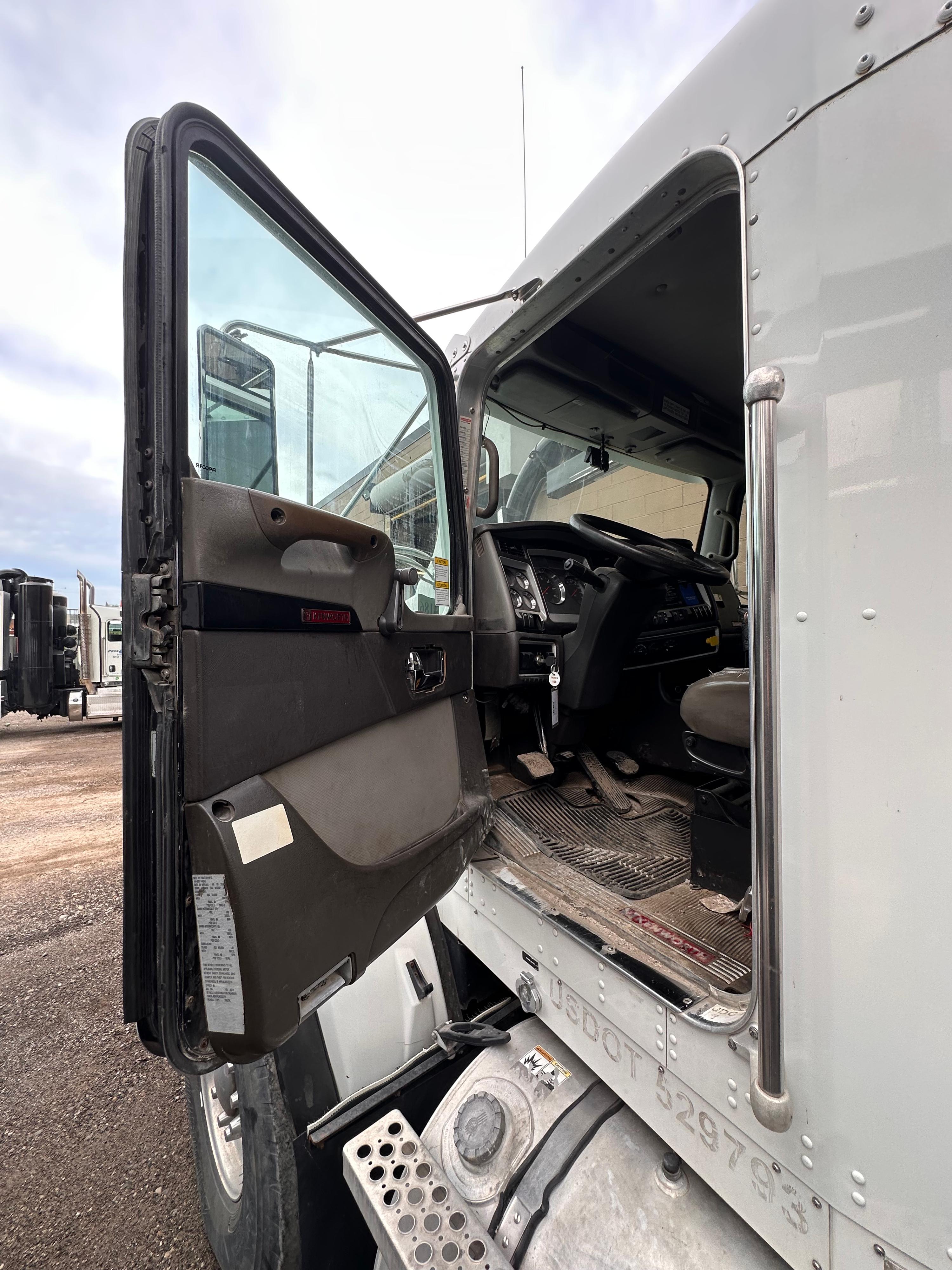2015 Kenworth Vactor Combination - image 14