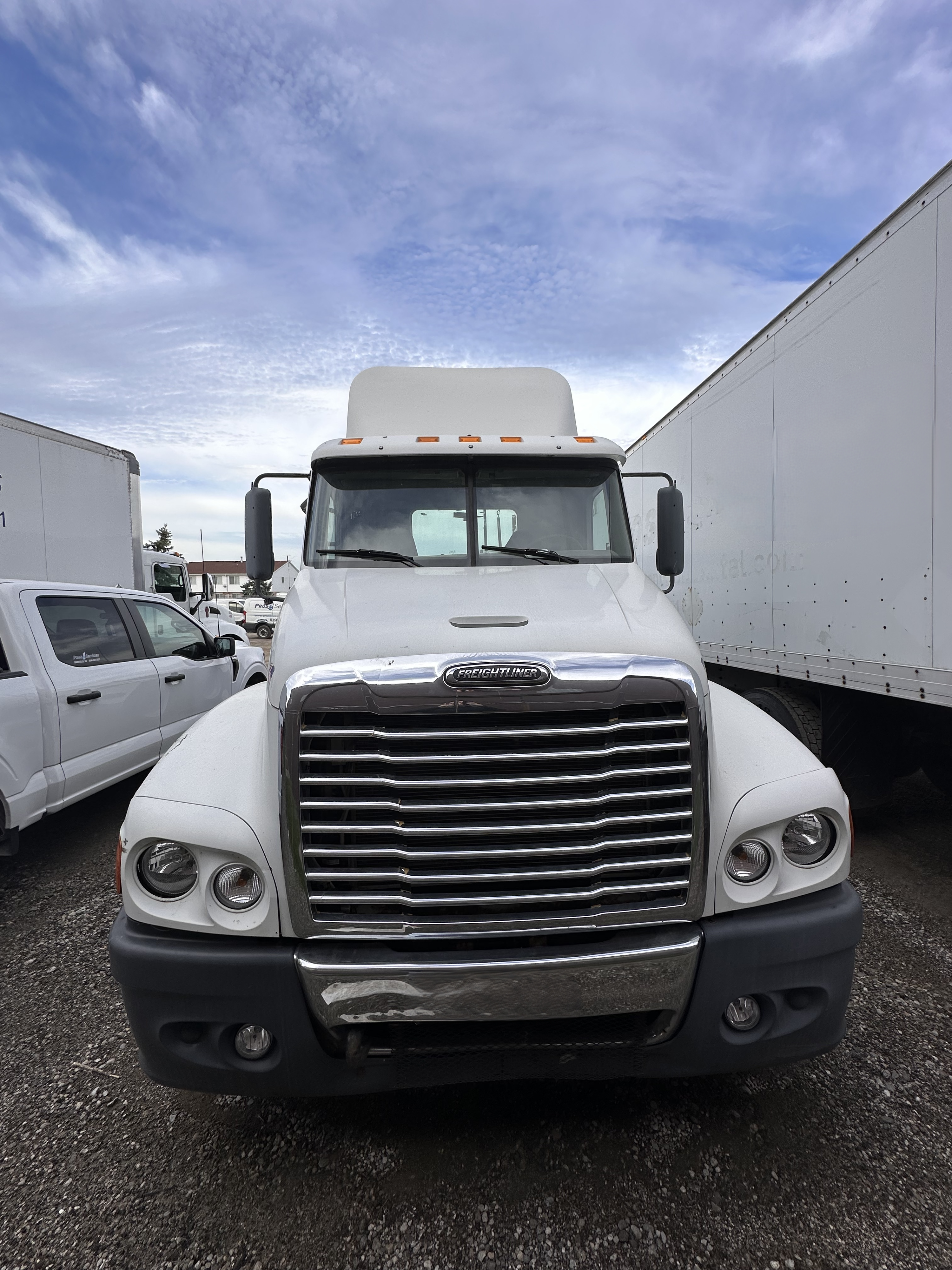 2007 Freightliner Century Class S/T Day Cab Tractor - image 8