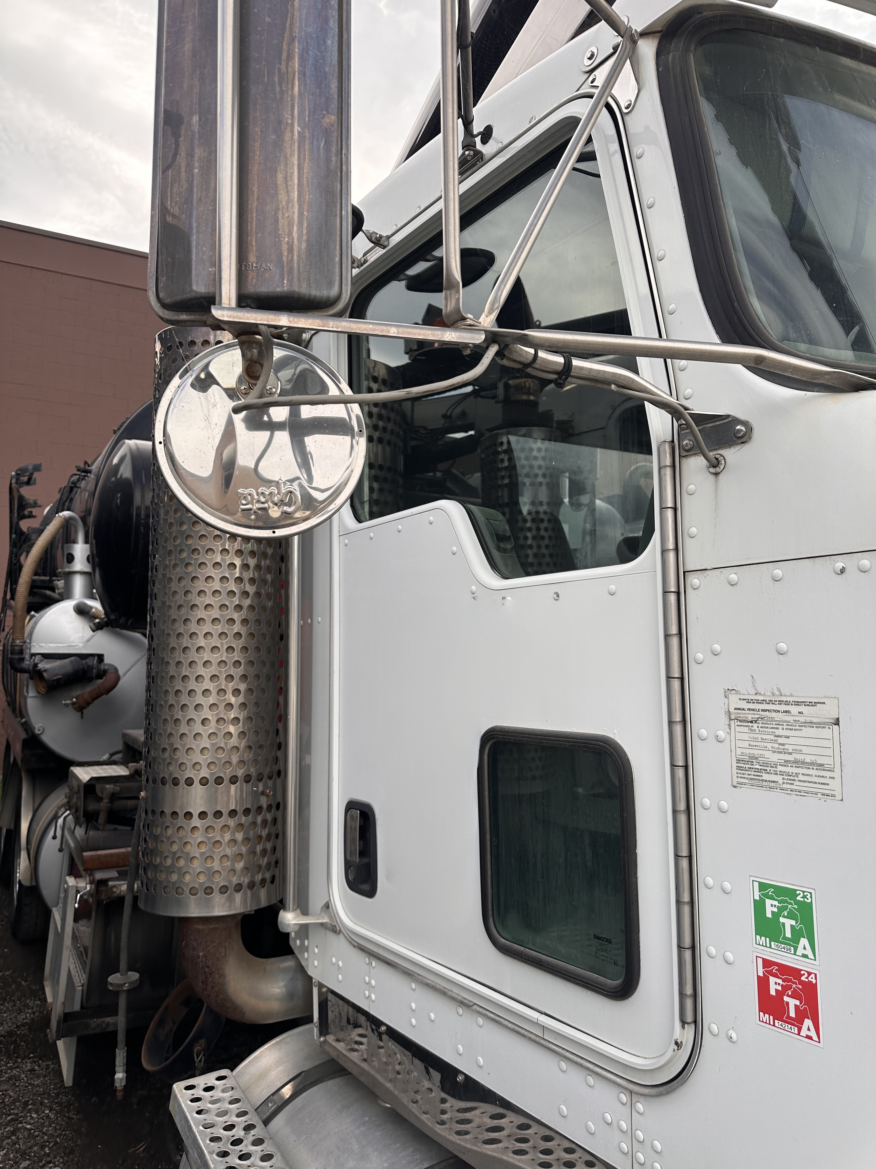 2007 Kenworth Vactor Combination - image 4