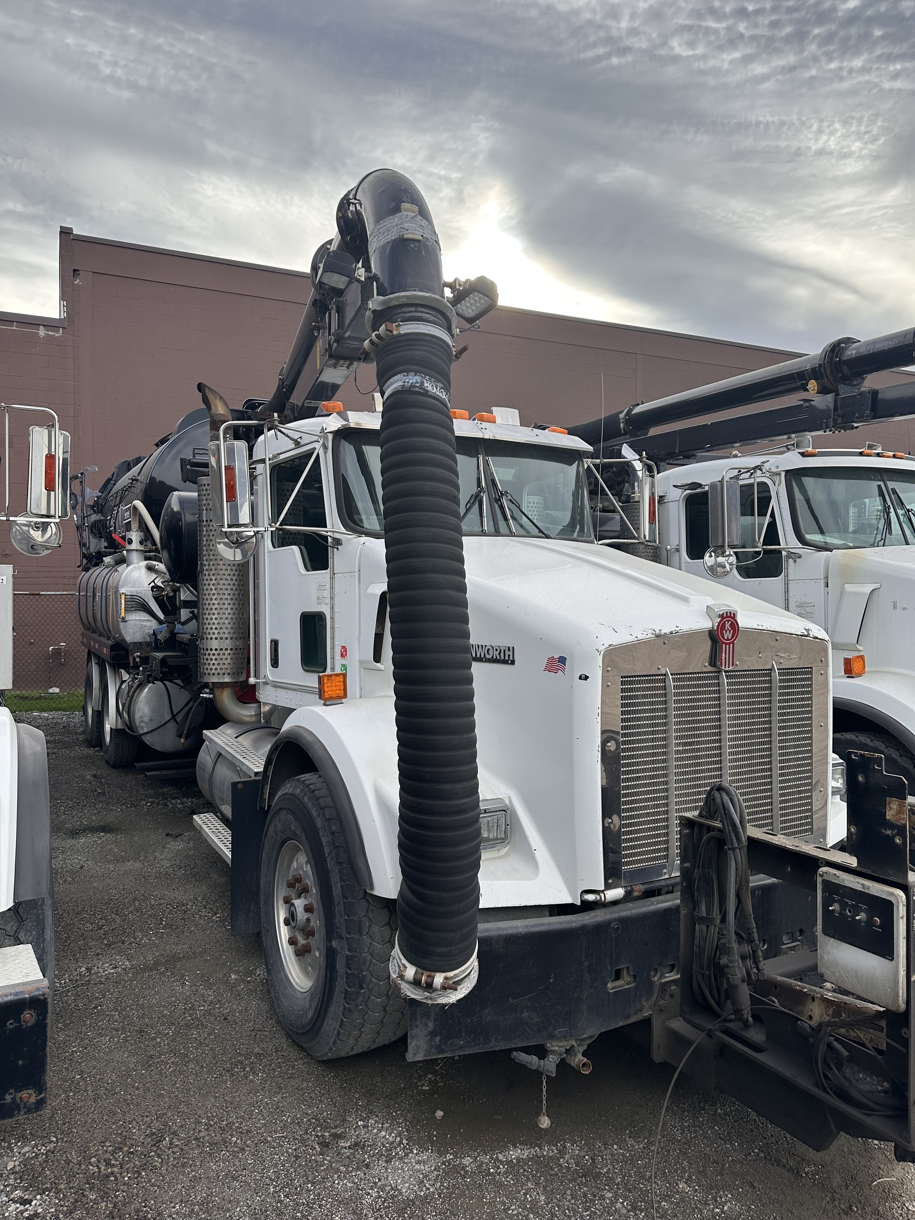2006 Kenworth Vactor Combination - image 2