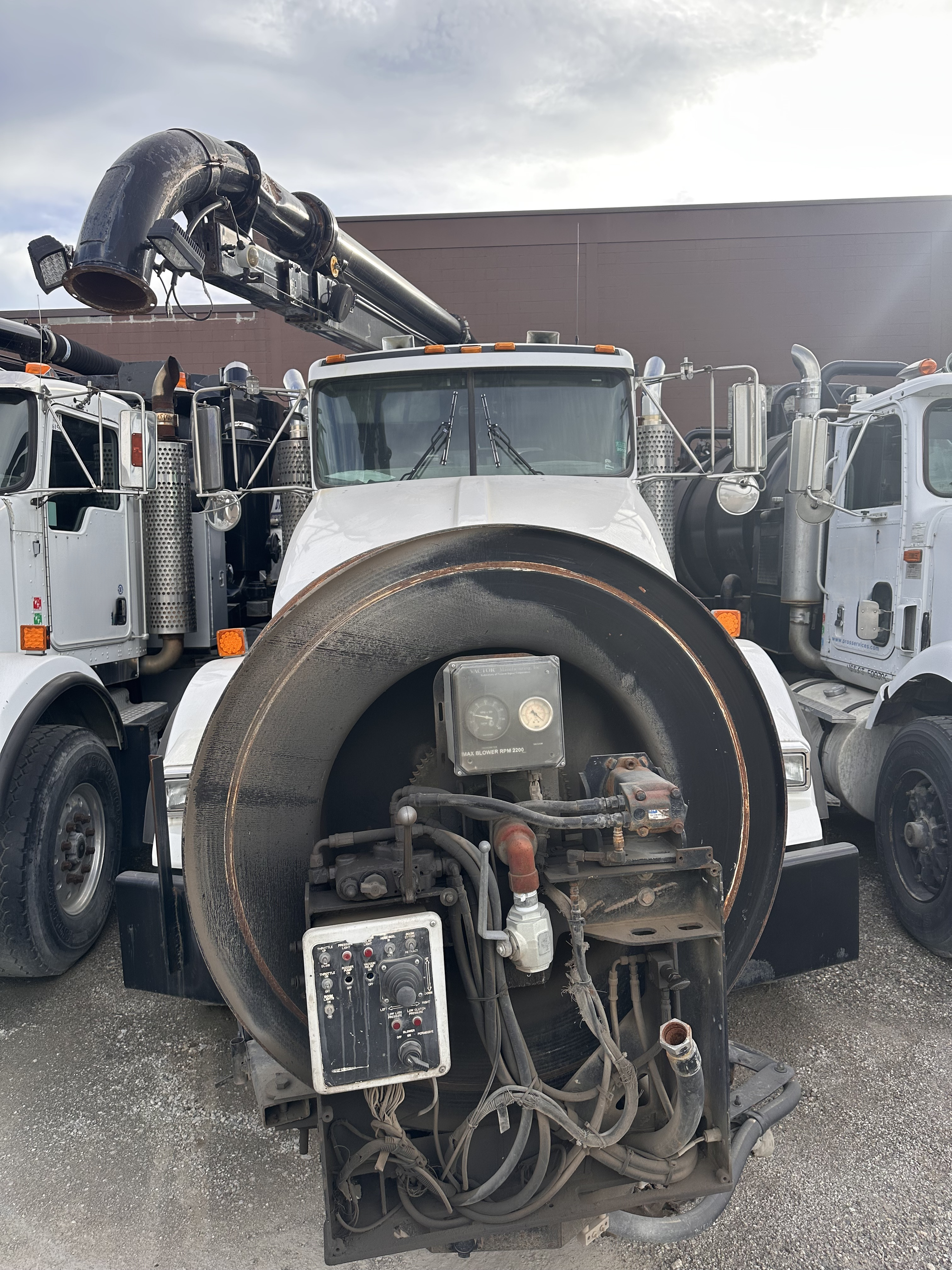 2007 Kenworth Vactor Combination - image 3