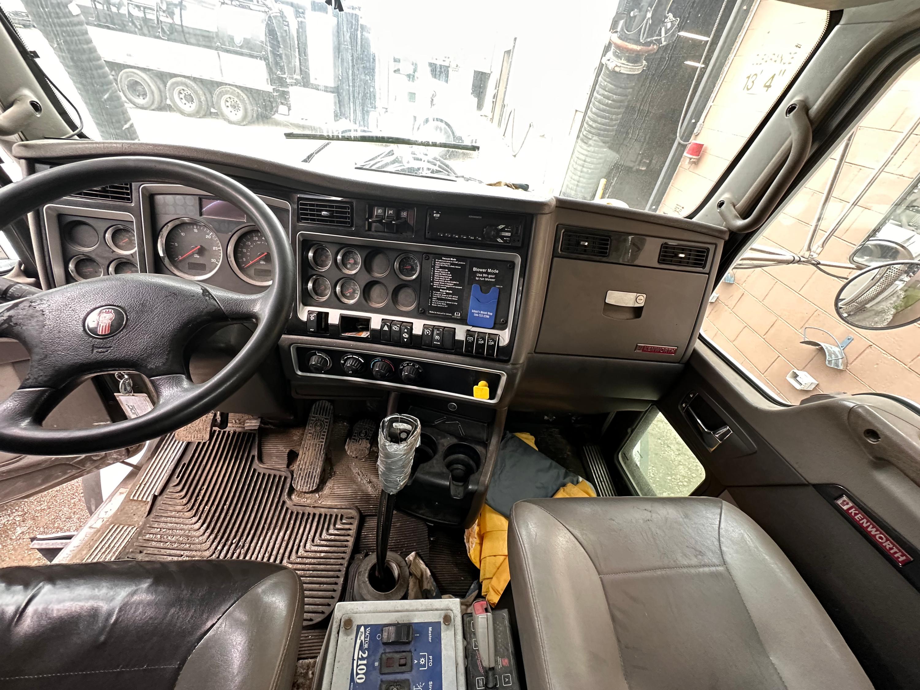 2015 Kenworth Vactor Combination - image 18