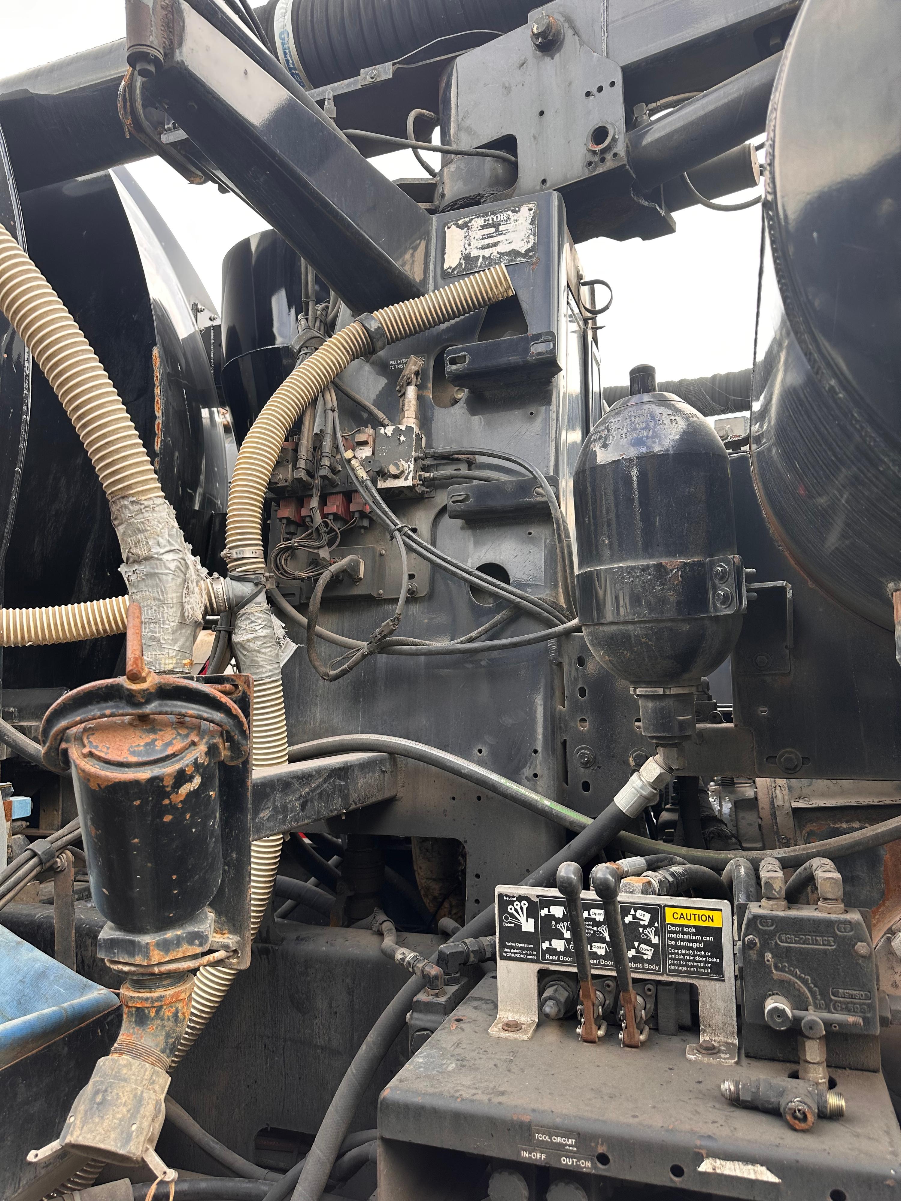 2006 Kenworth Vactor Combination - image 11