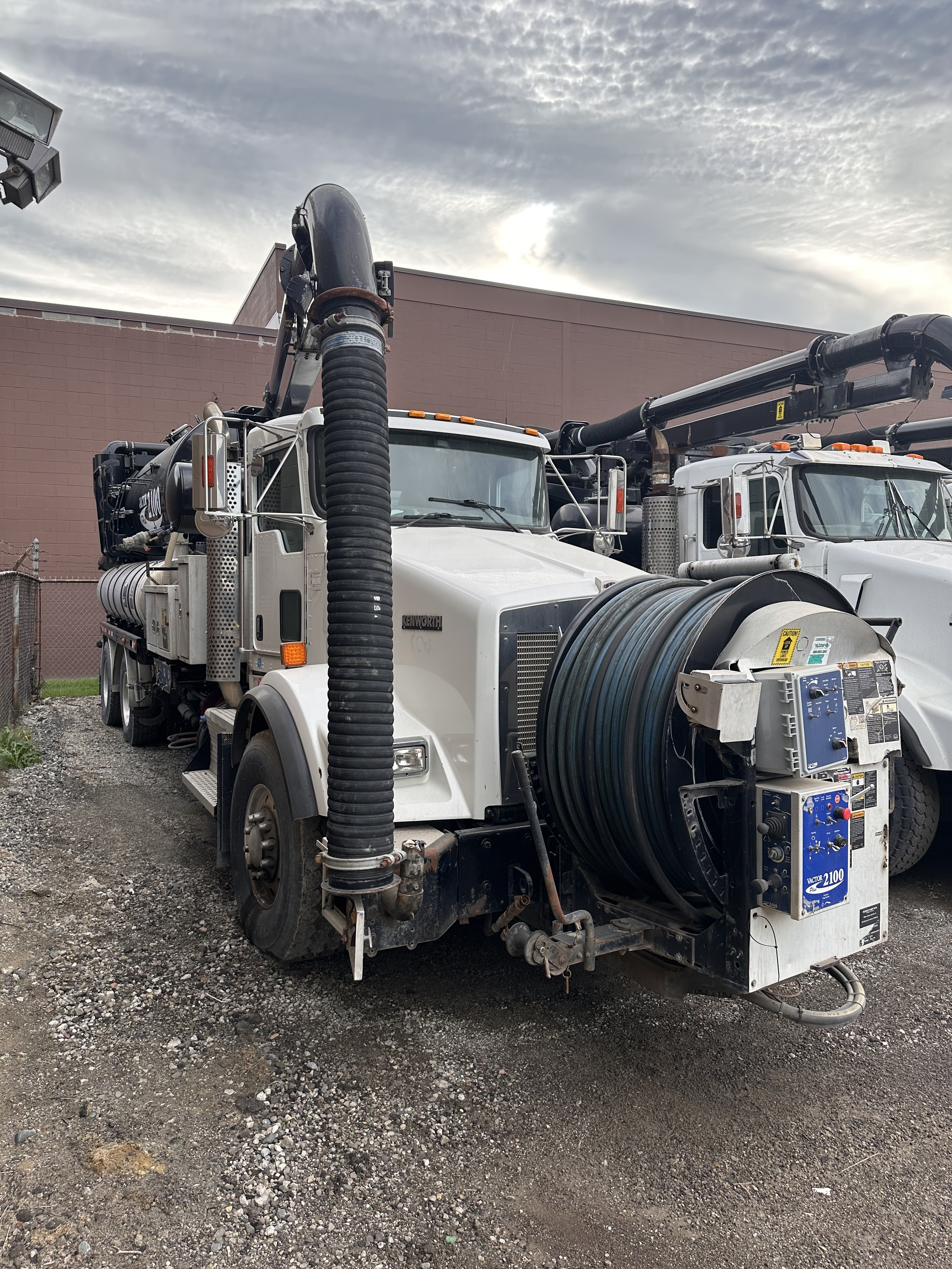 2015 Kenworth Vactor Combination - image 1
