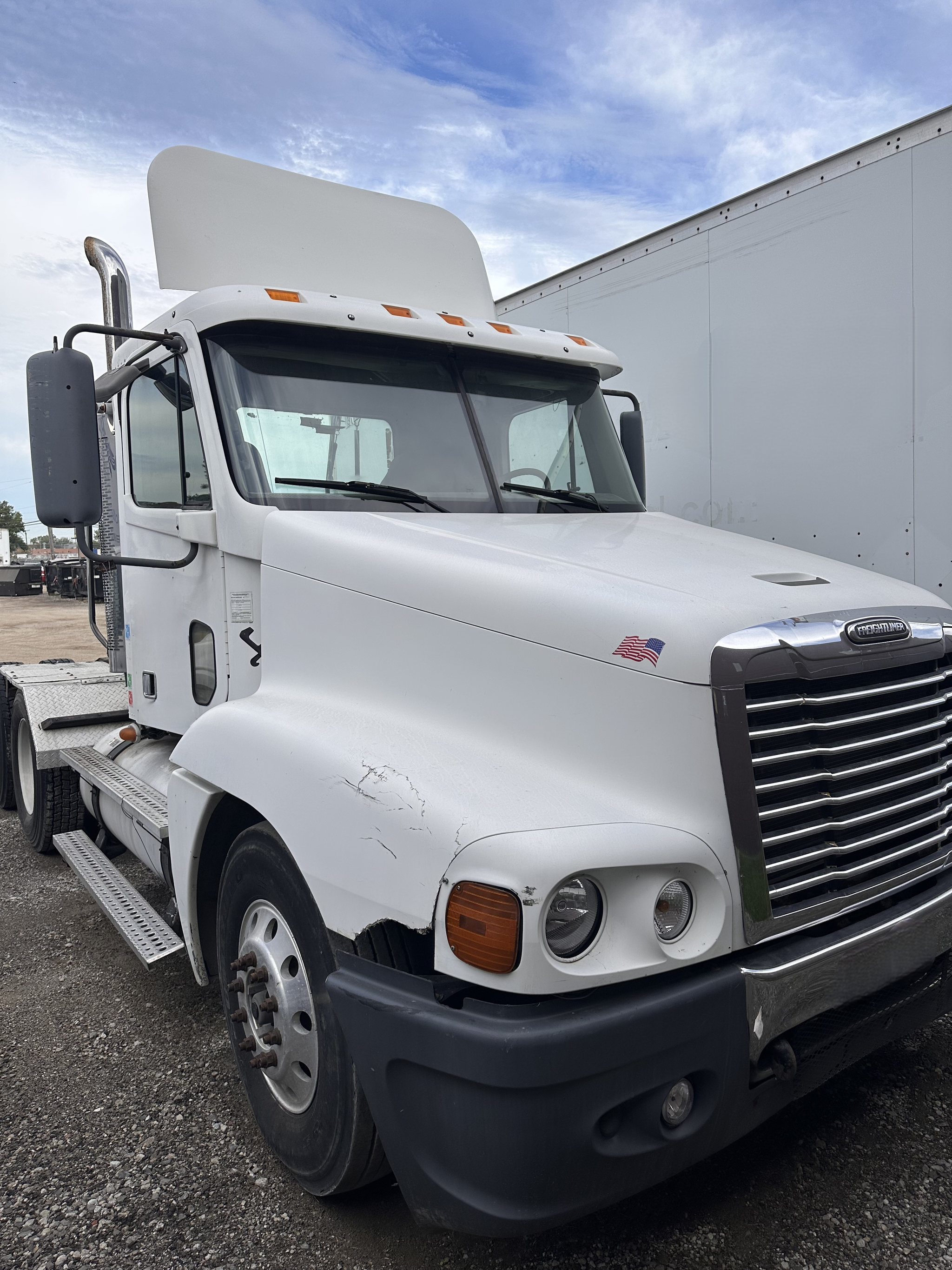 2007 Freightliner Century Class S/T Day Cab Tractor - image 5