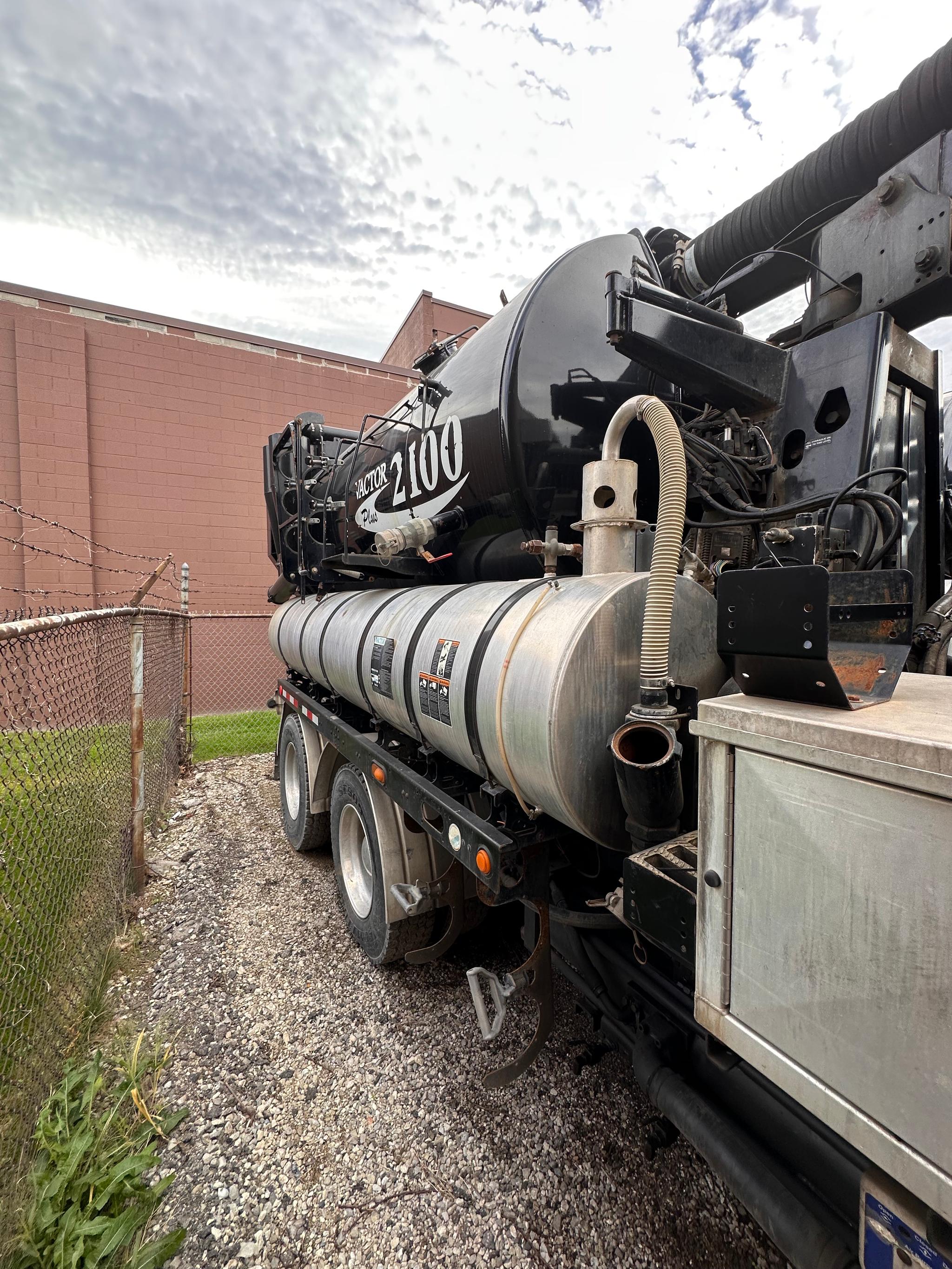 2015 Kenworth Vactor Combination - image 4