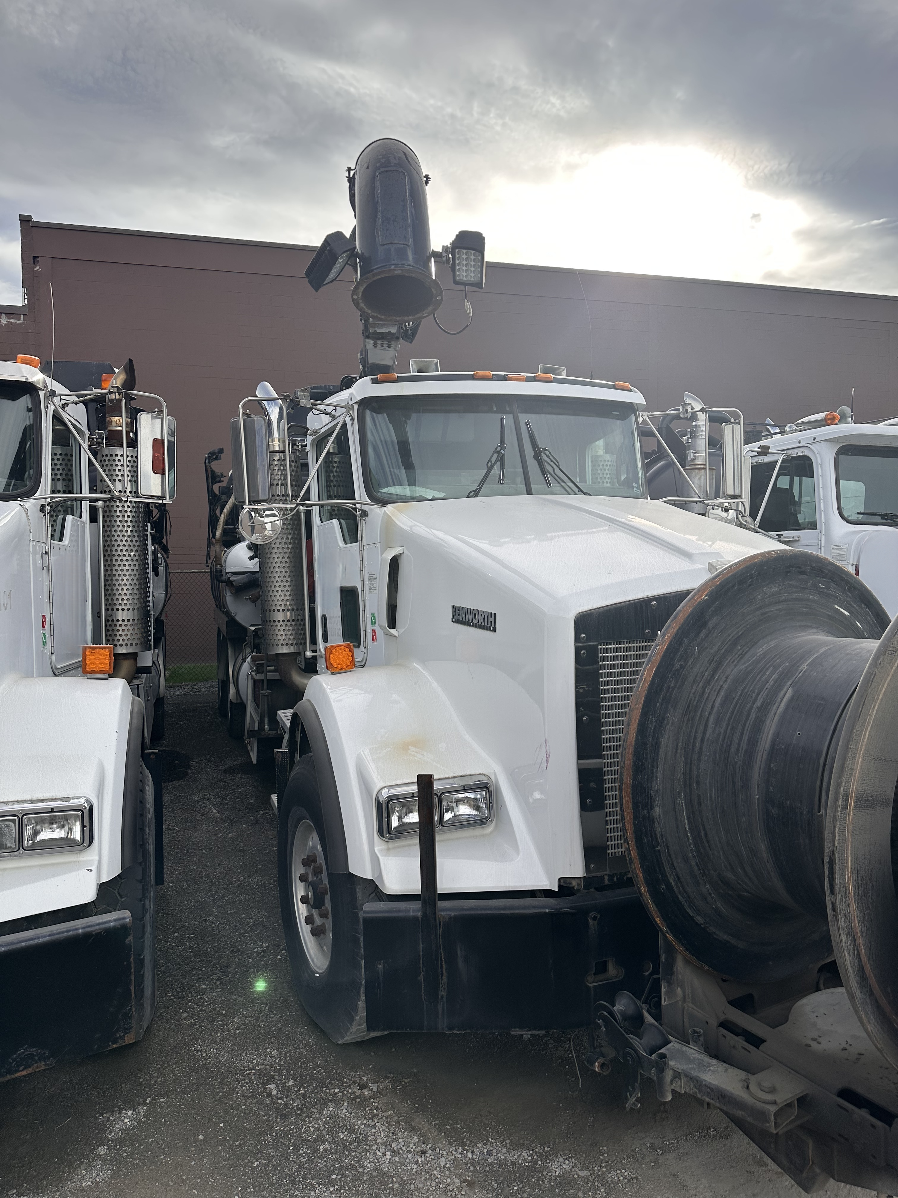 2007 Kenworth Vactor Combination - image 2