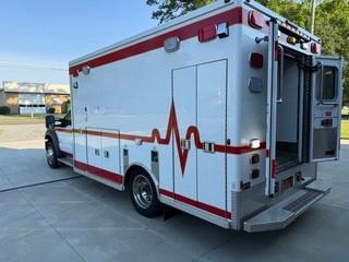 2013 LifeLine Ford 4x4 Type I Ambulance - image 2