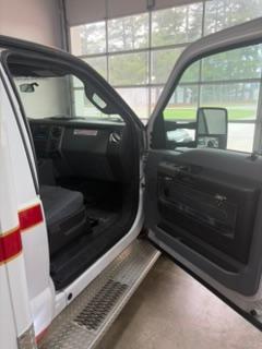 2013 LifeLine Ford 4x4 Type I Ambulance - image 9