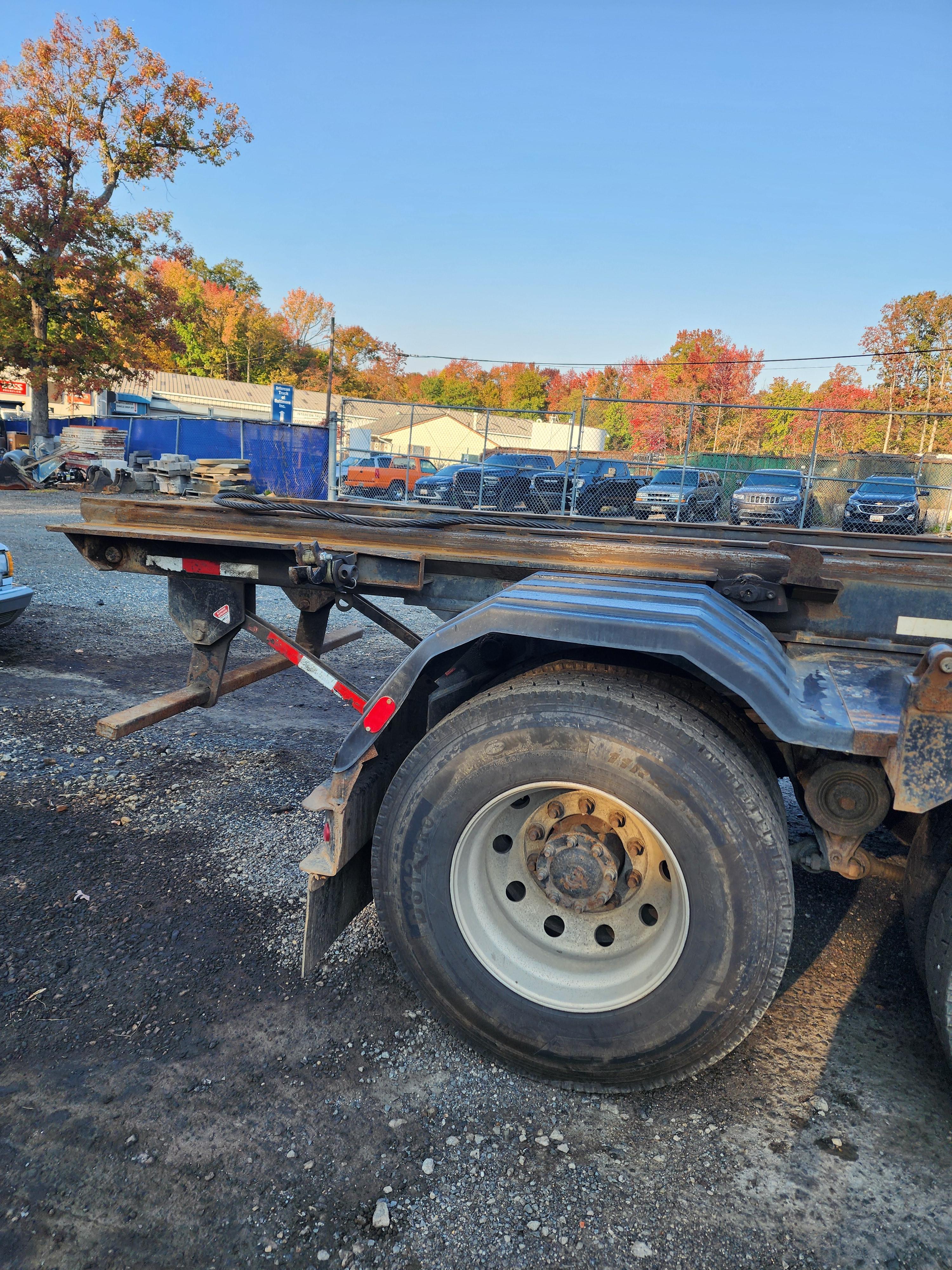 2022 Volvo Galfab Roll-Off - image 18
