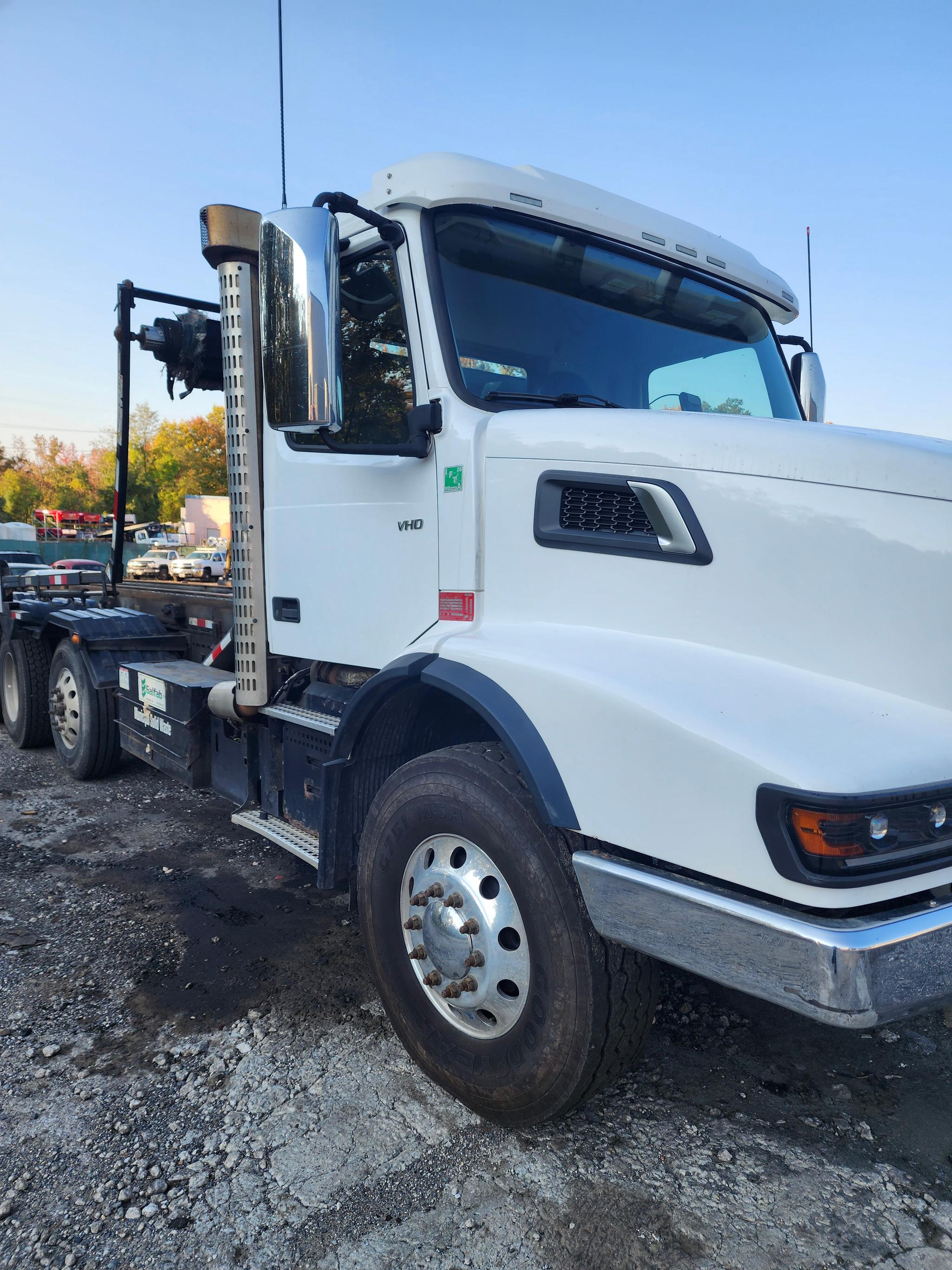 2022 Volvo Galfab Roll-Off - image 1