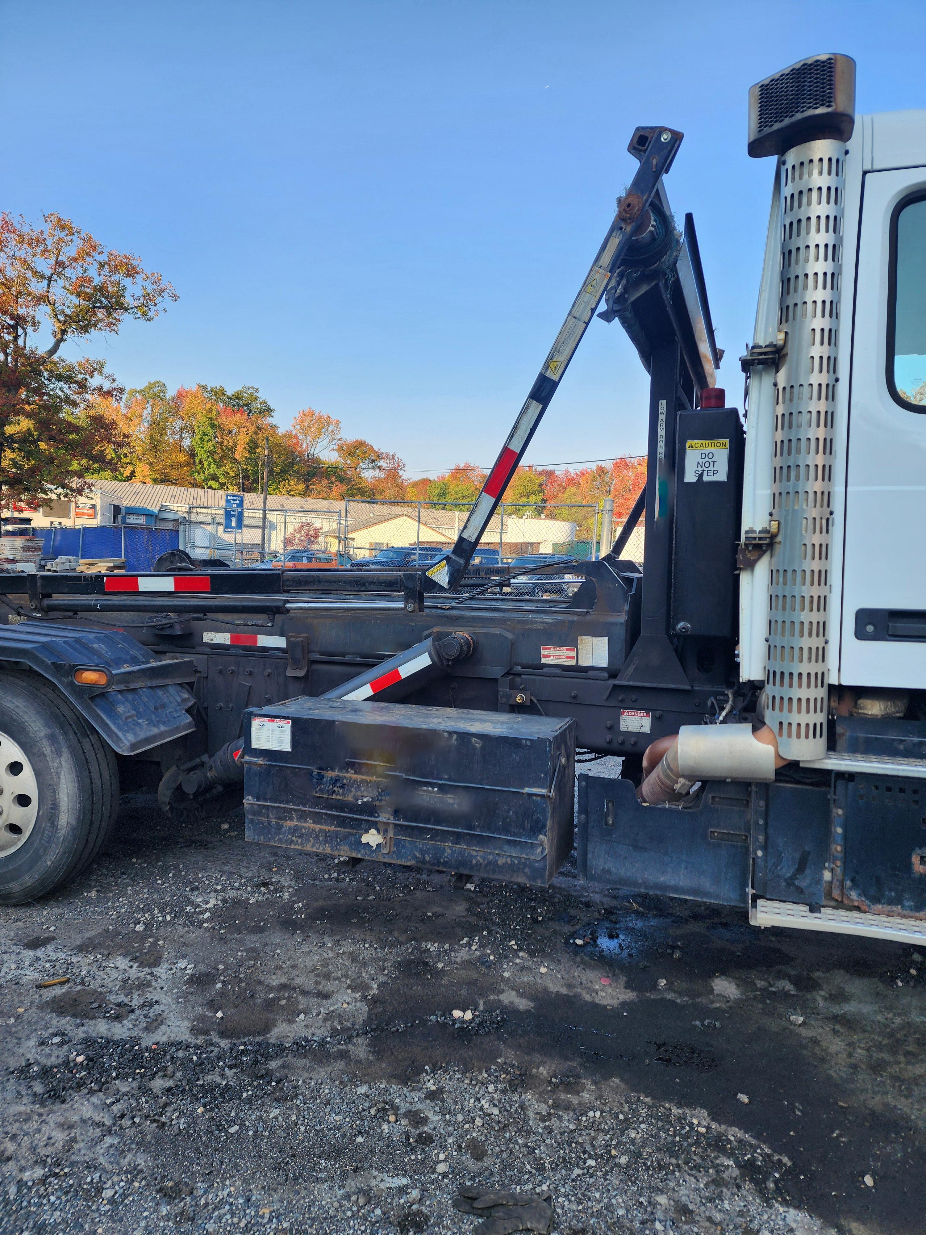 2022 Volvo Galfab Roll-Off - image 8