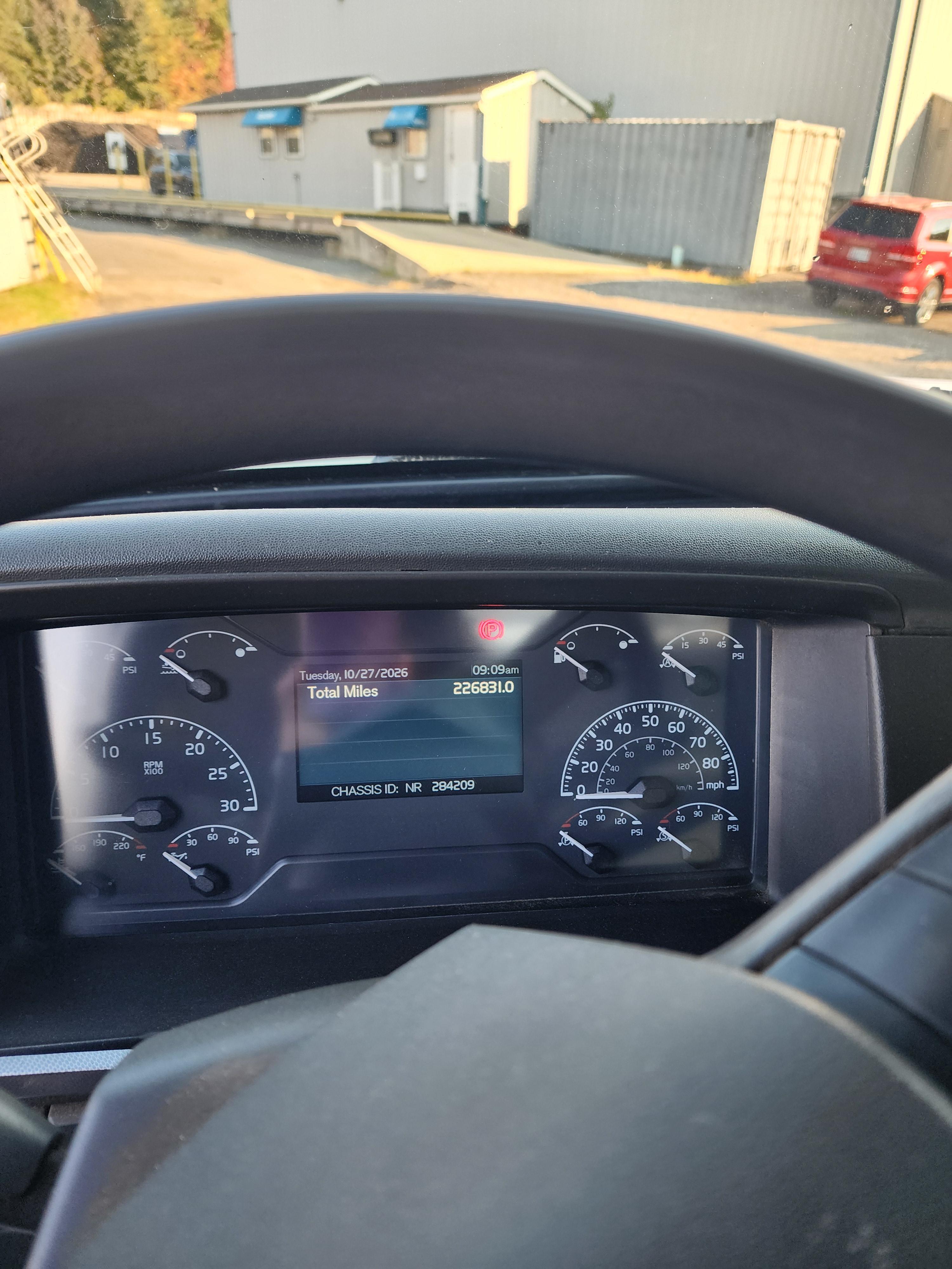 2022 Volvo Galfab Roll-Off - image 16
