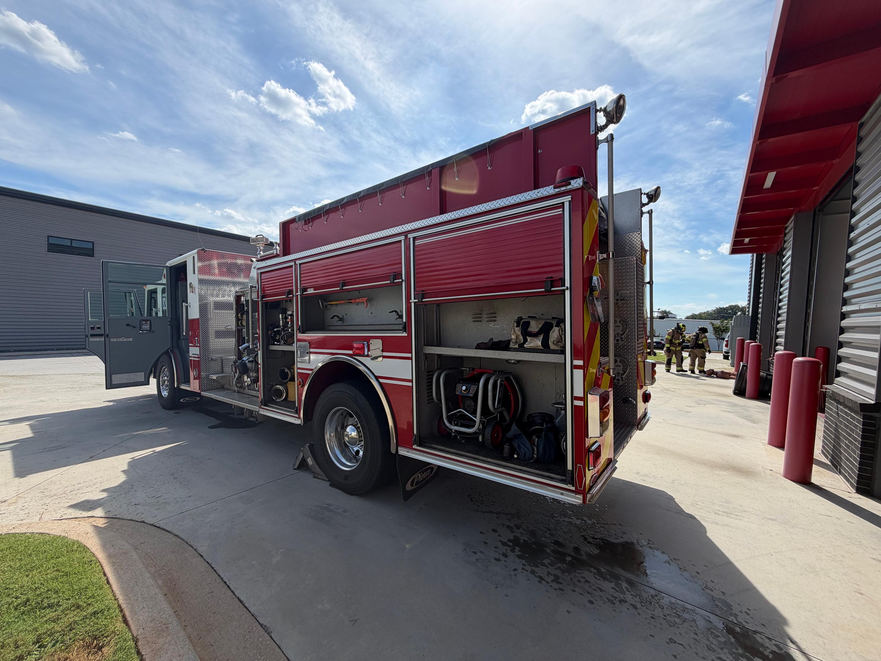2011 Pierce Contender Pumper - image 32