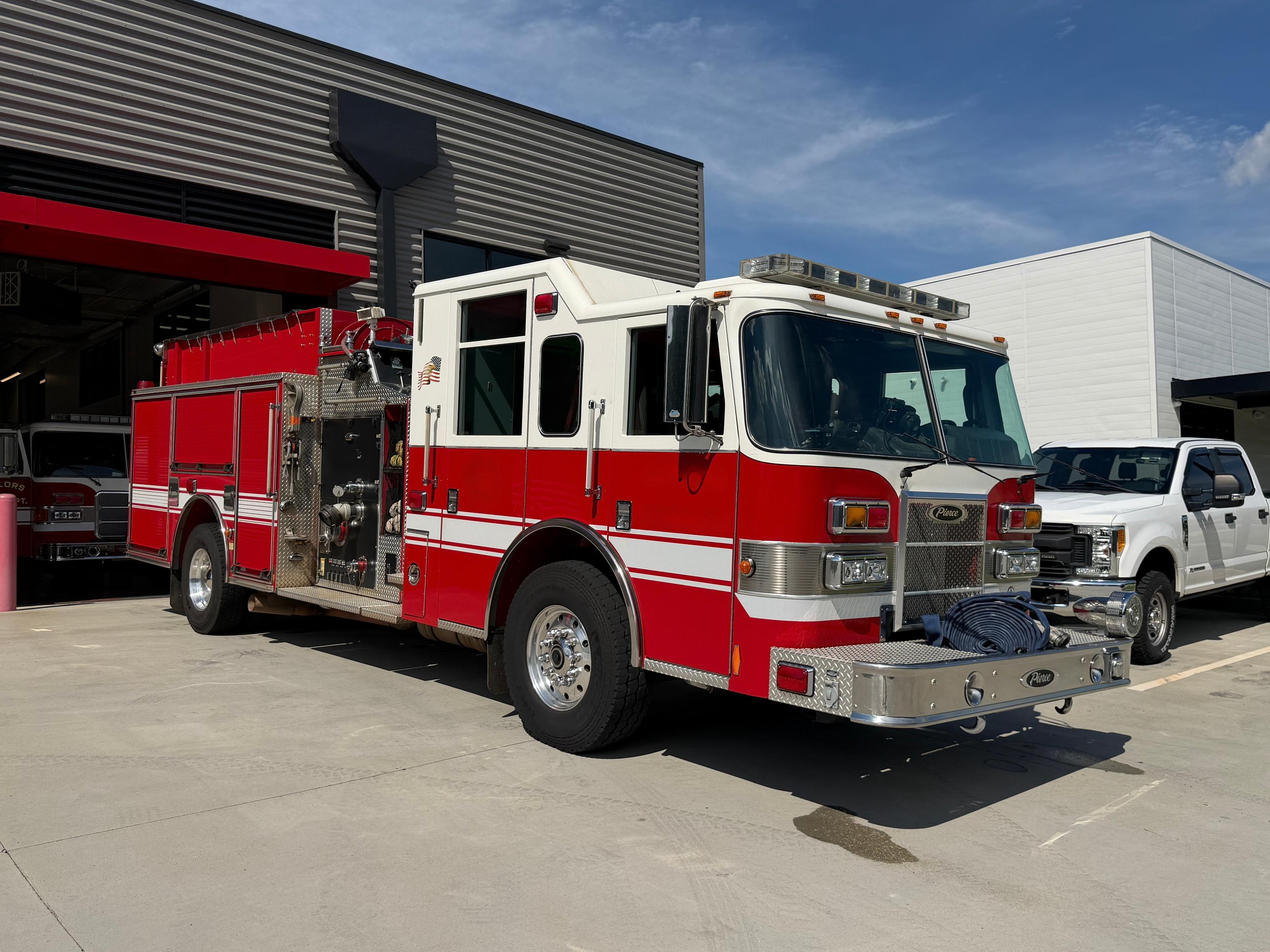 2011 Pierce Contender Pumper - image 1