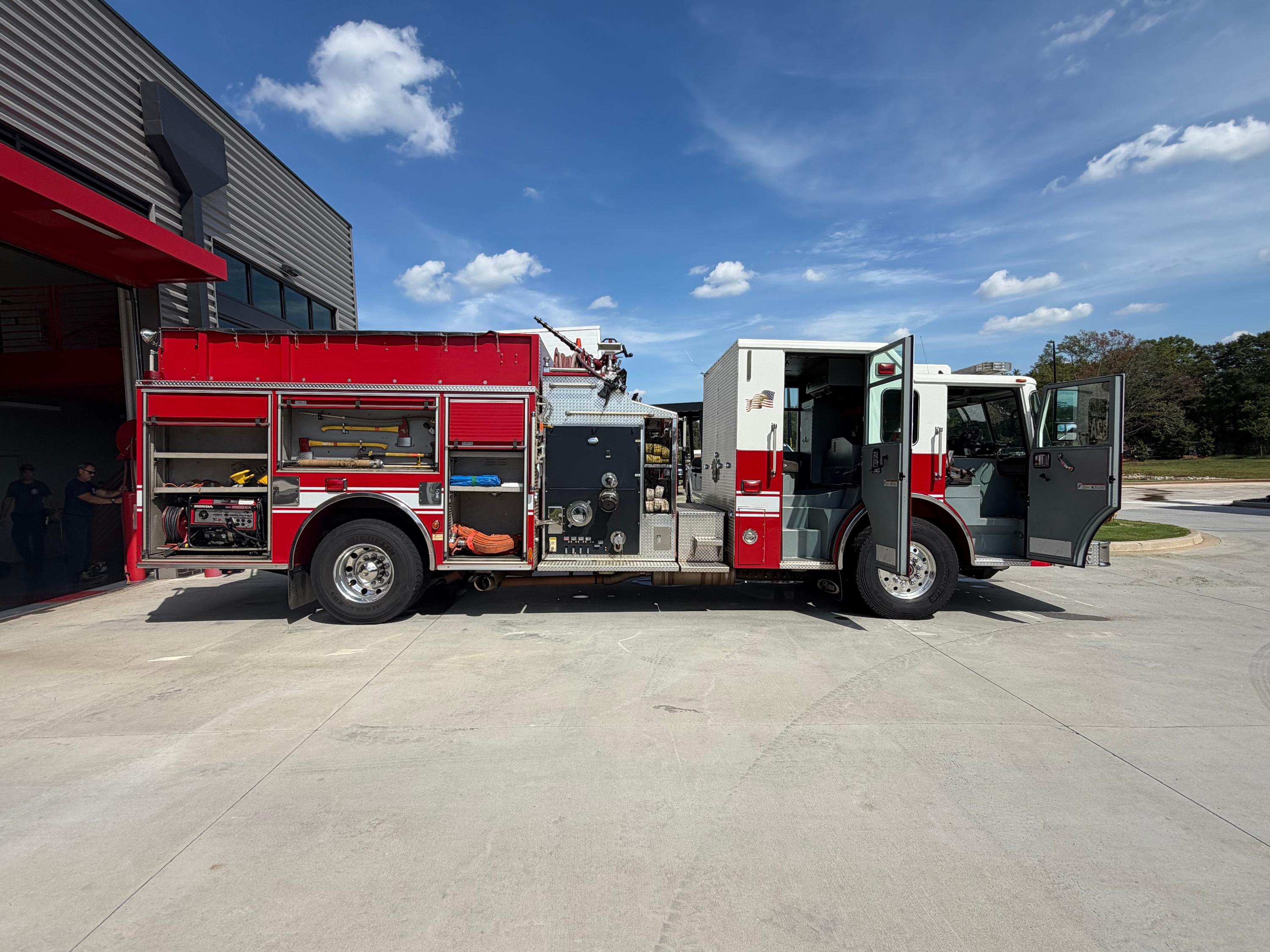 2011 Pierce Contender Pumper - image 5