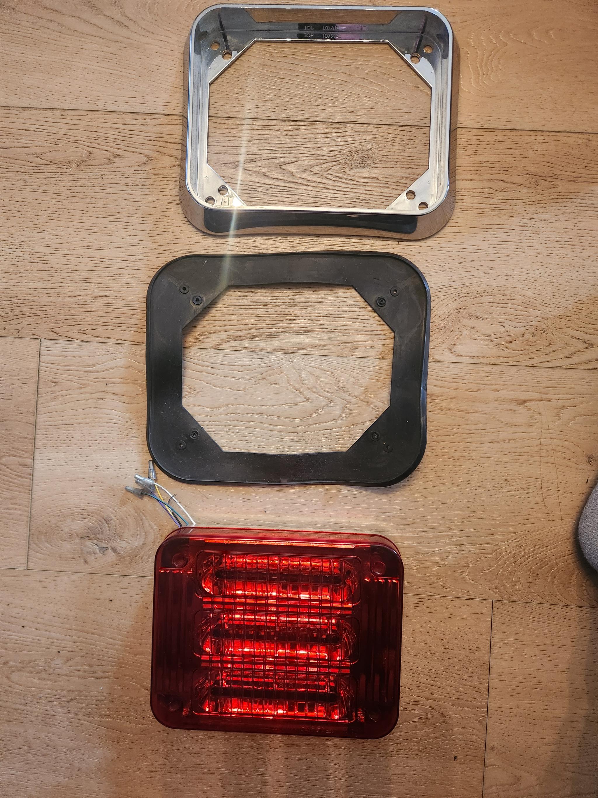 Code 3 9x7 red led light set of 2 - image 2