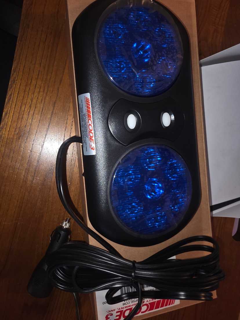Code 3 blue visor light — photo 6