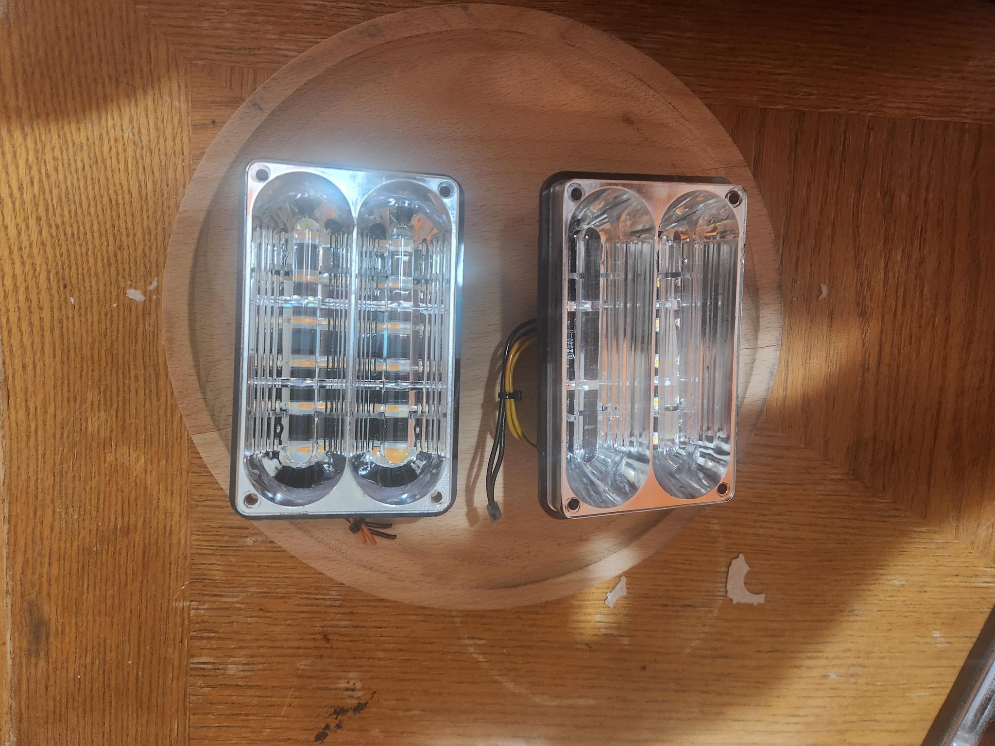 Whelen 400 series amber lighthead - image 3