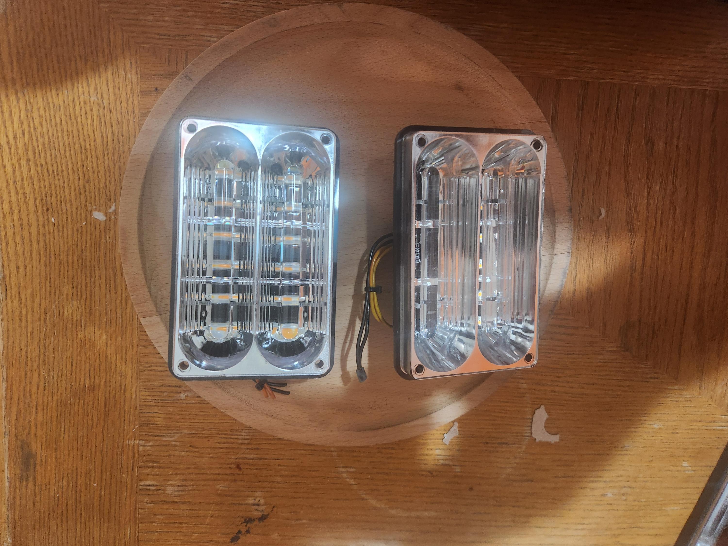 Whelen 400 series amber lighthead - image 5