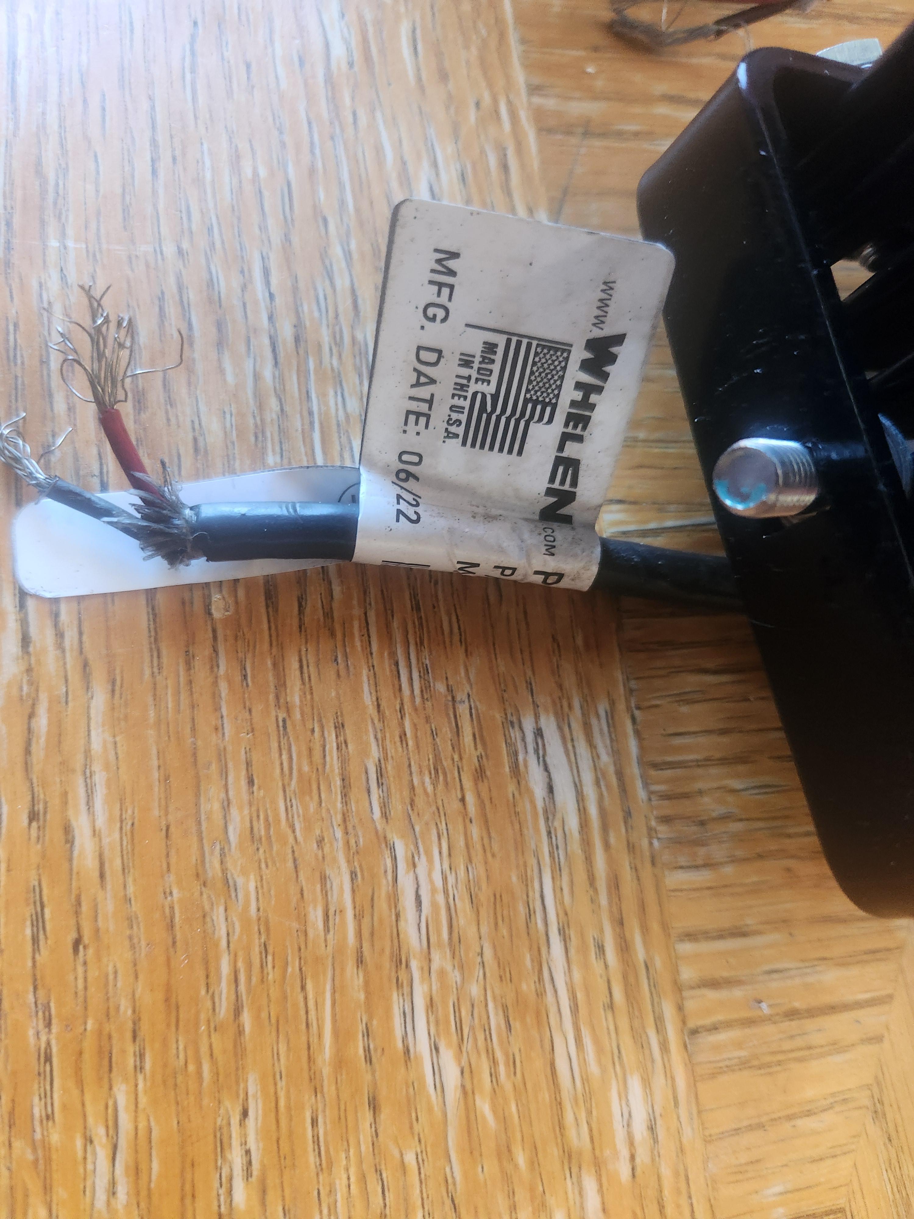 Whelen nano flood lights in good working condition - image 3
