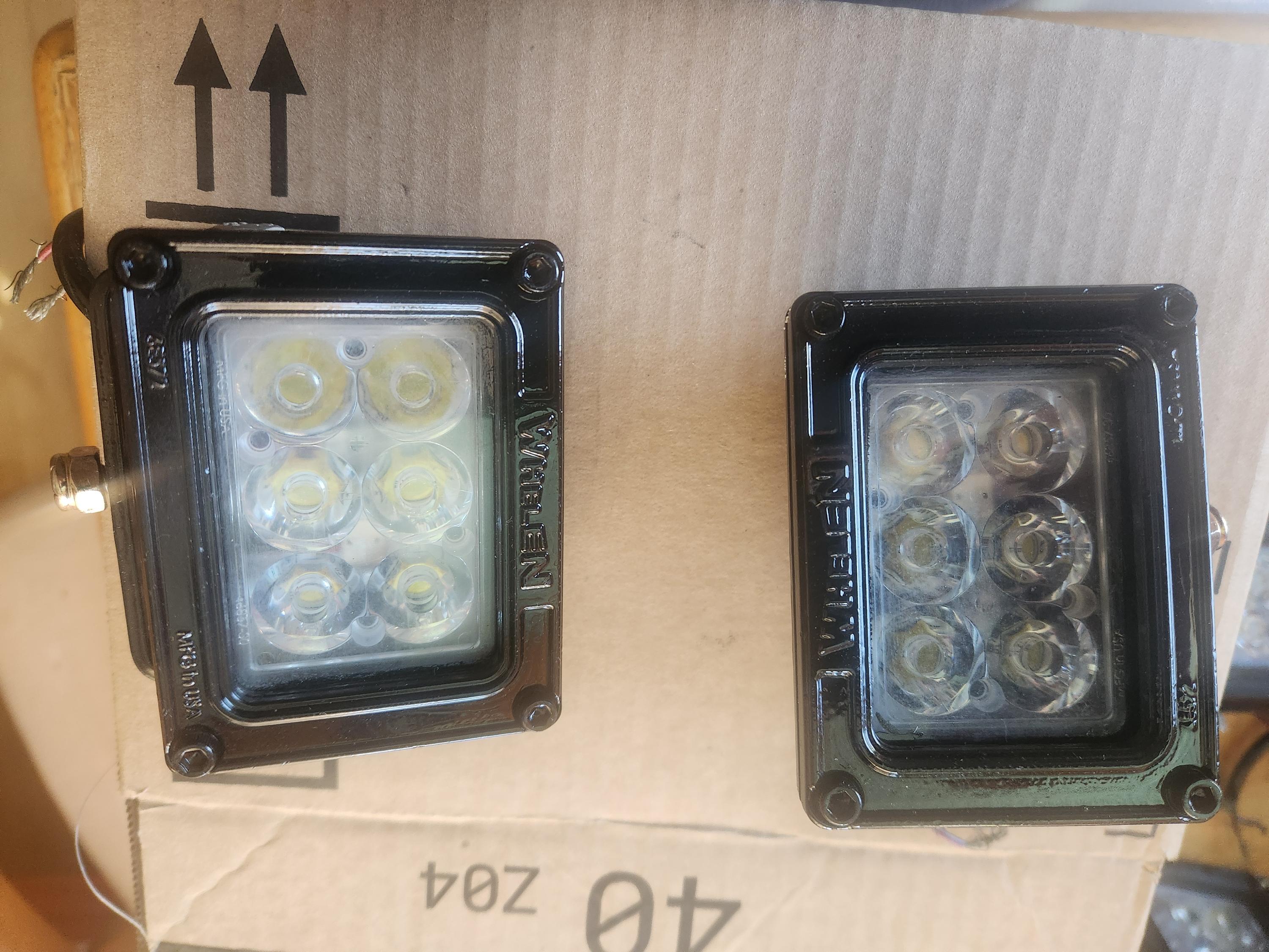 Whelen nano flood lights in good working condition - image 5