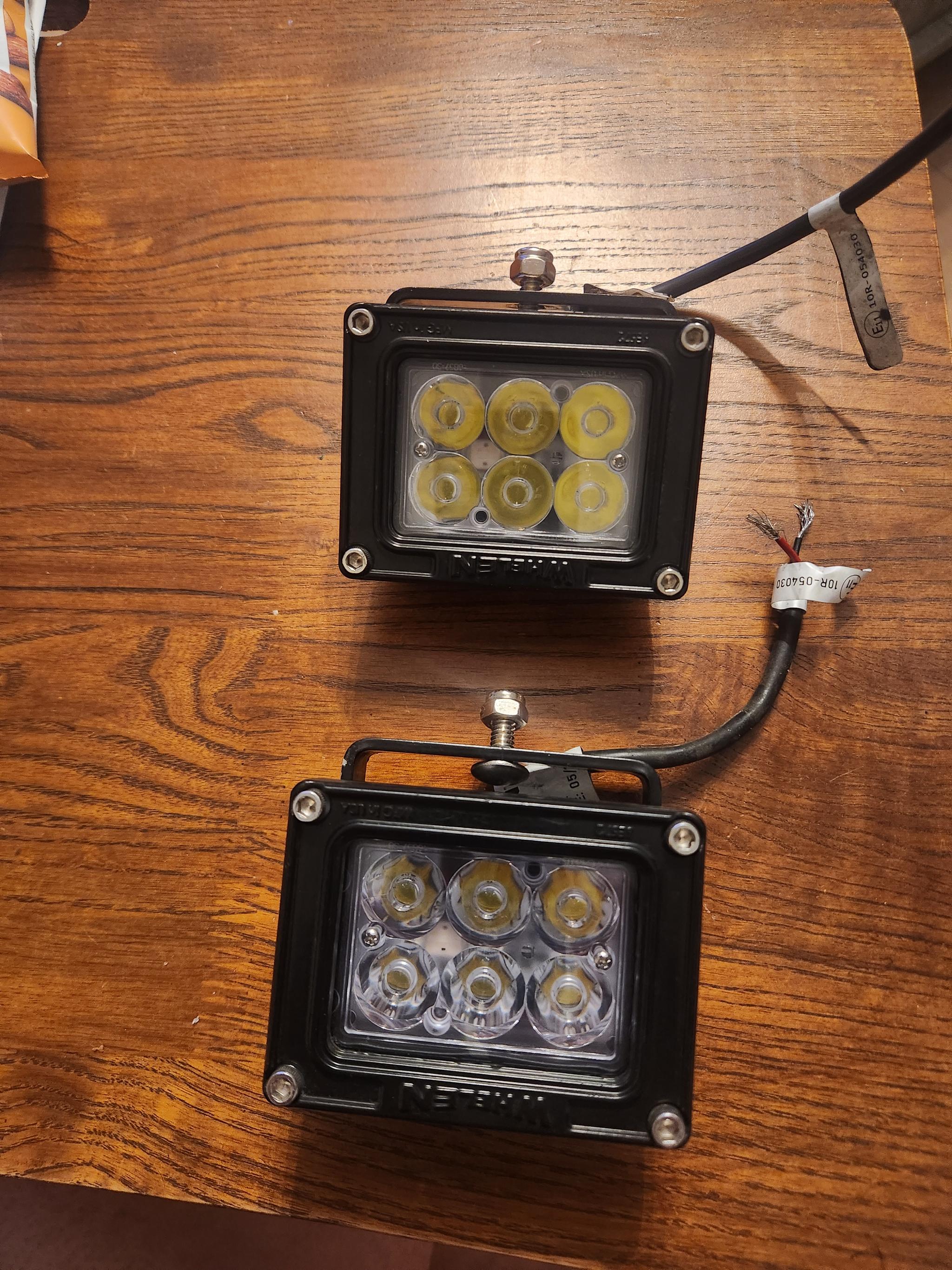 Whelen nano led flood lights excellent condition - image 5
