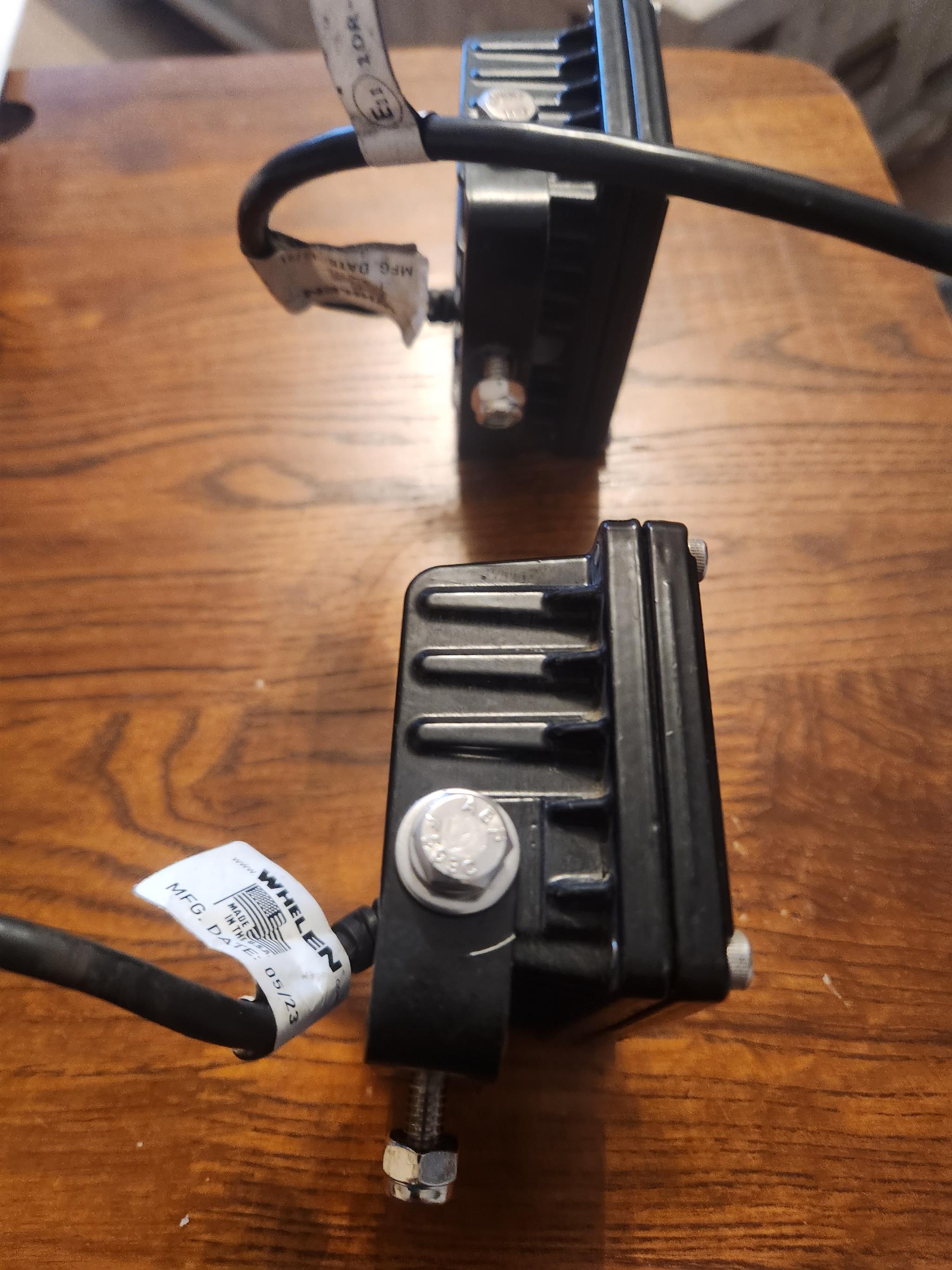 Whelen nano led flood lights excellent condition - image 3