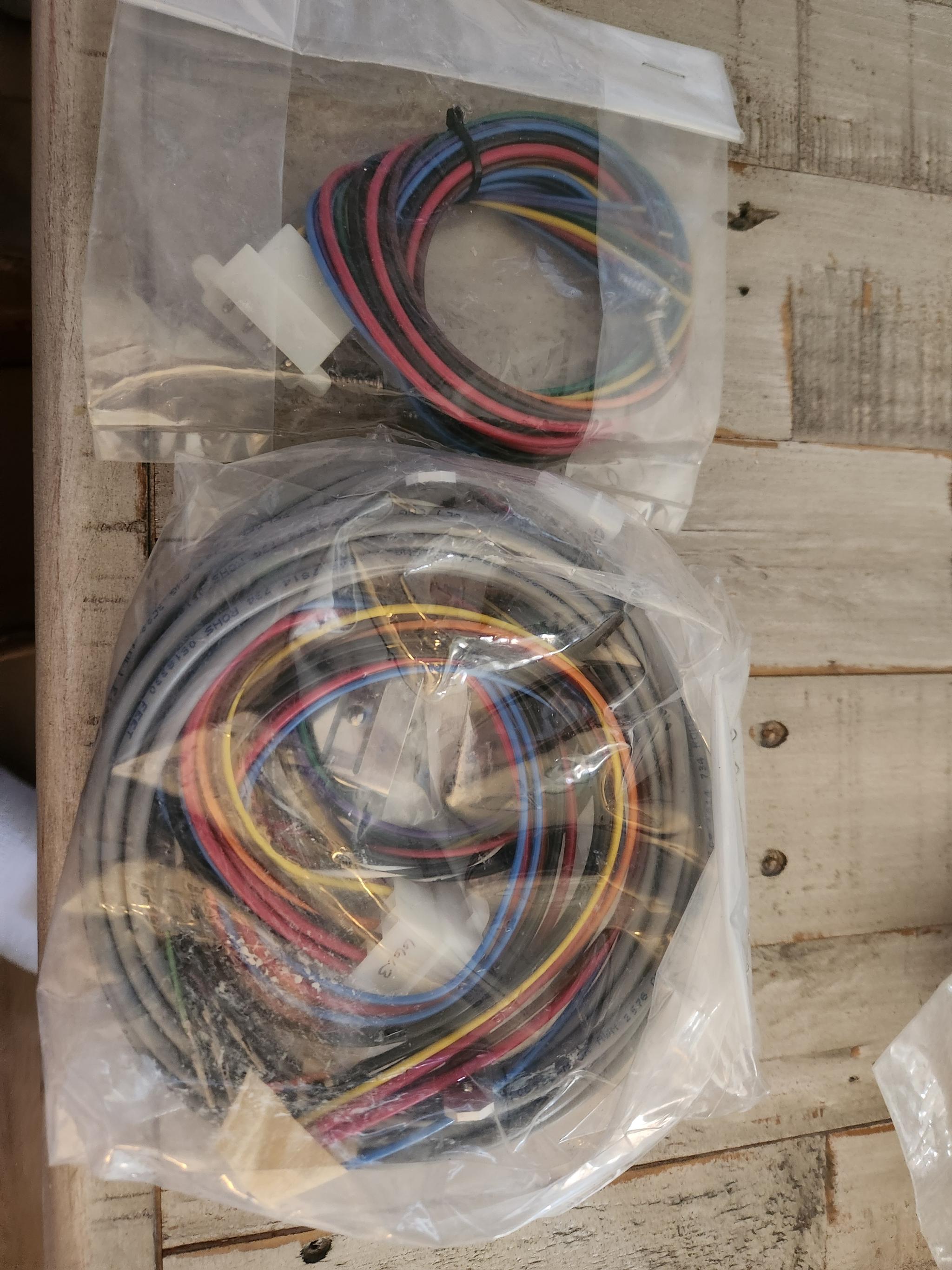 New old stock whelen parts - image 4