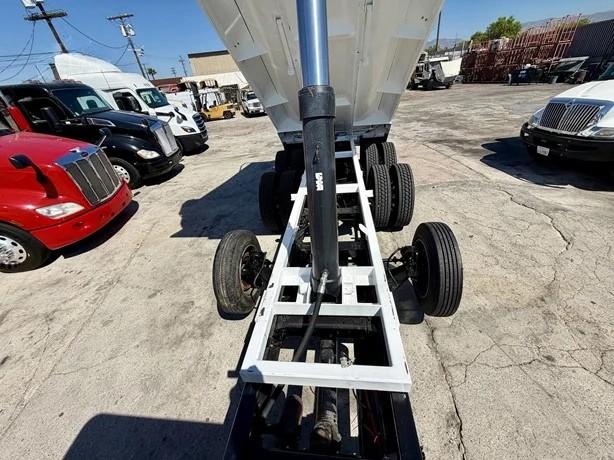 2021 Peterbilt 348 Dump Truck - image 26