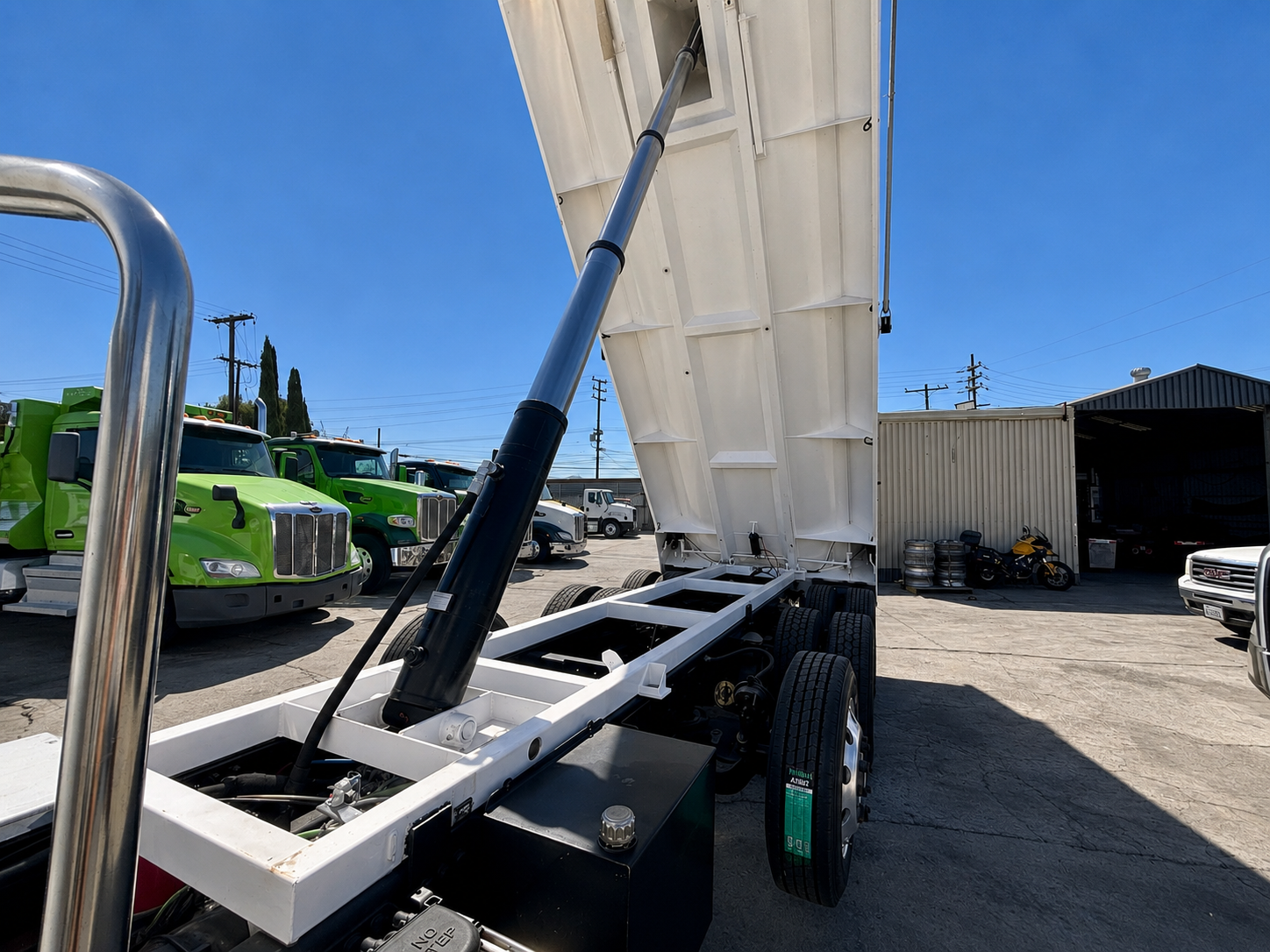 2018 Peterbilt 579 Dump Truck - image 9