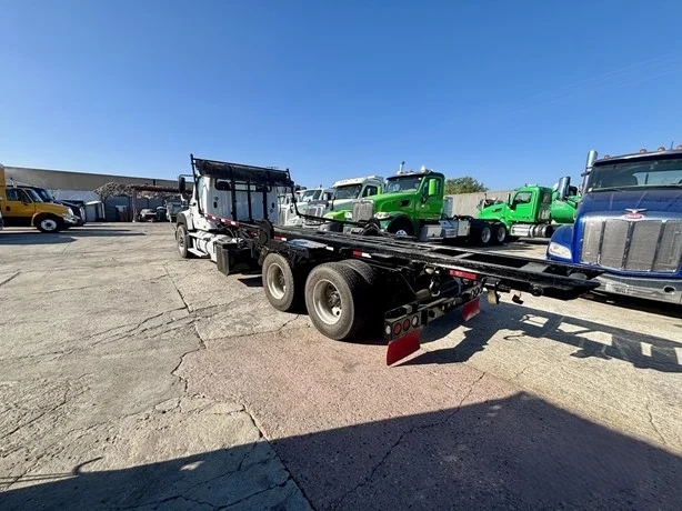 2020 Freightliner Galbreath Roll-Off - image 21